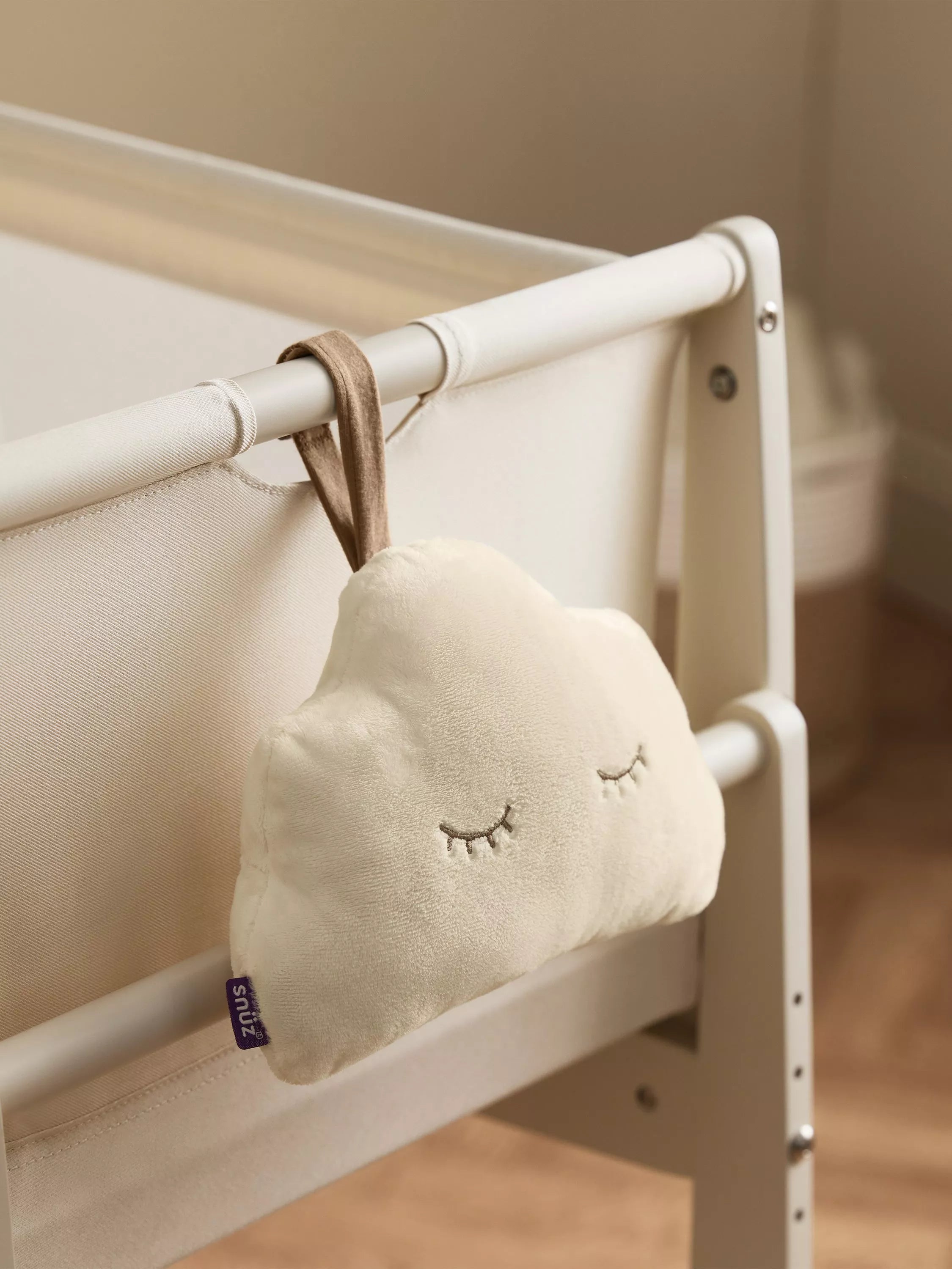 Snüz SnüzCloud baby sleep aid (British brand)