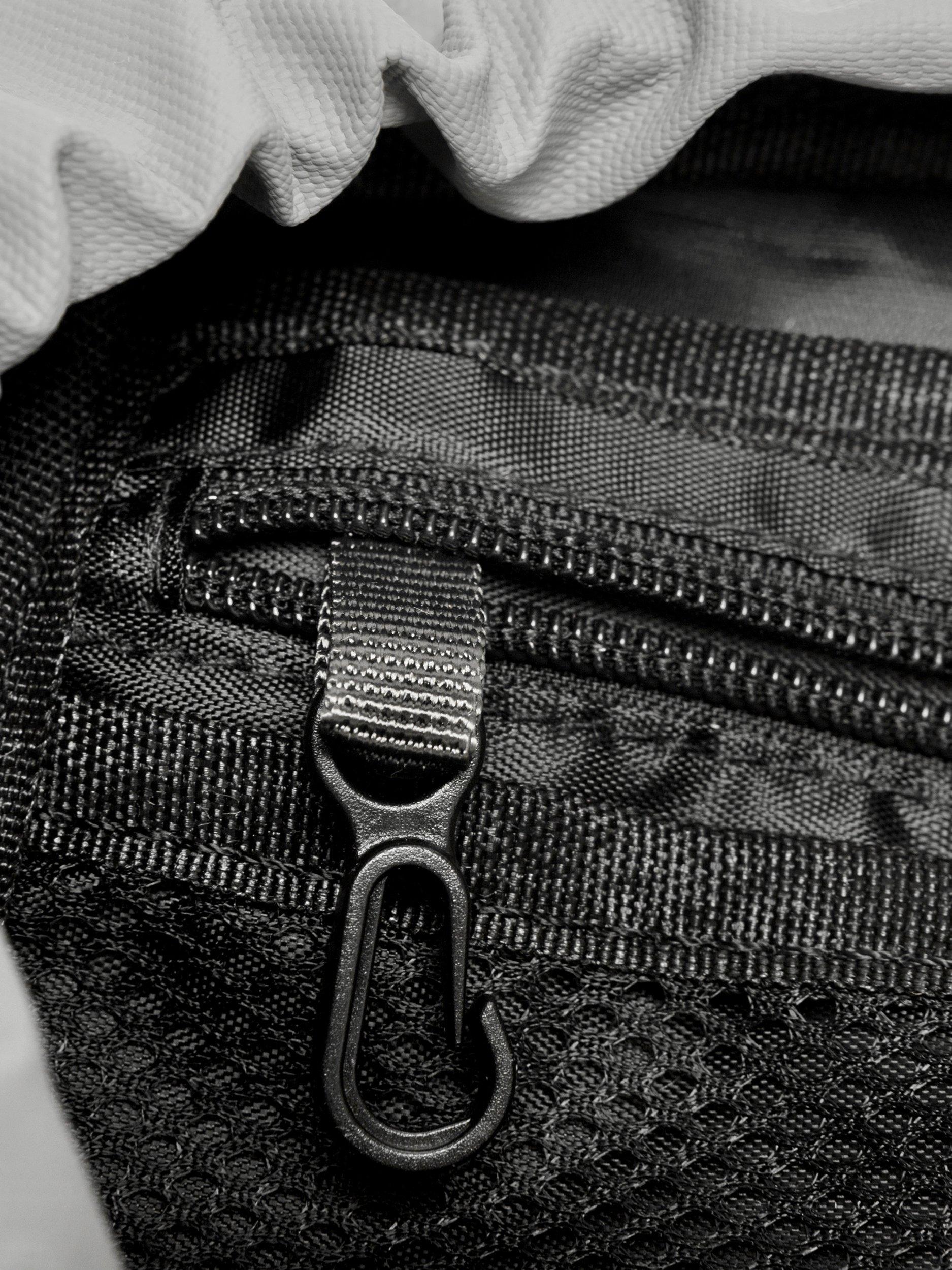 ELLIKER Fells crossbody bag 4L, imported from the UK