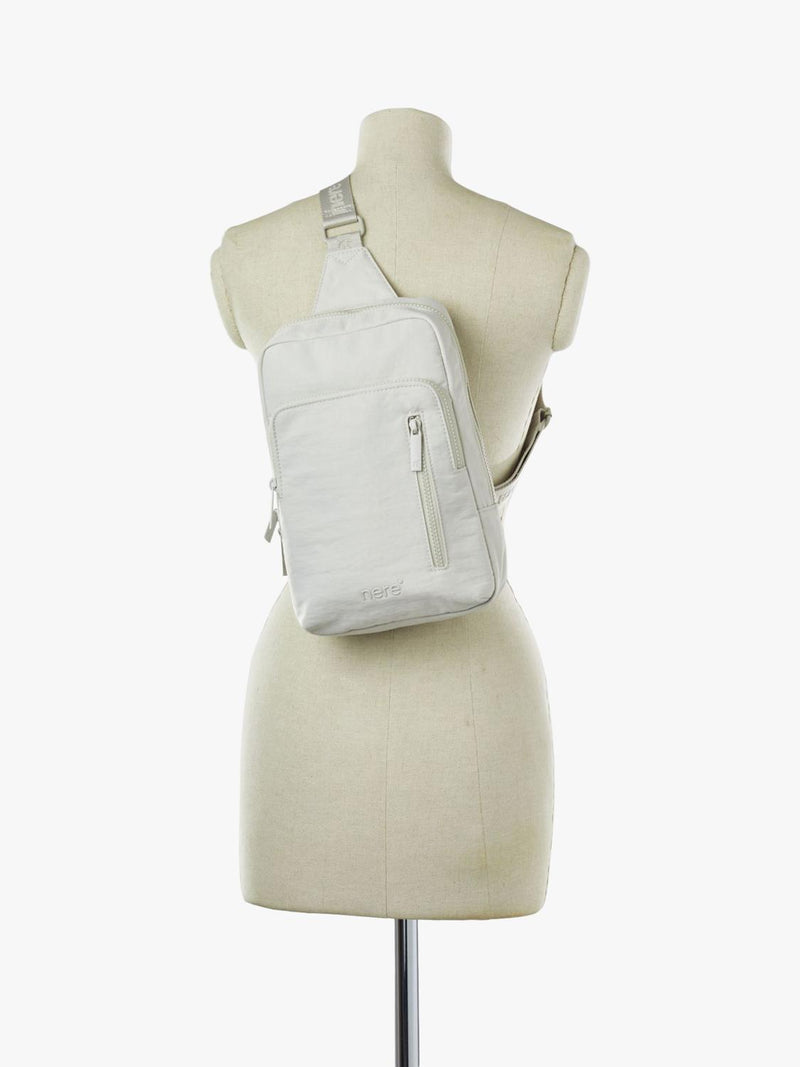 Nere Bondi Sling Backpack in Cloud 8L, UK version