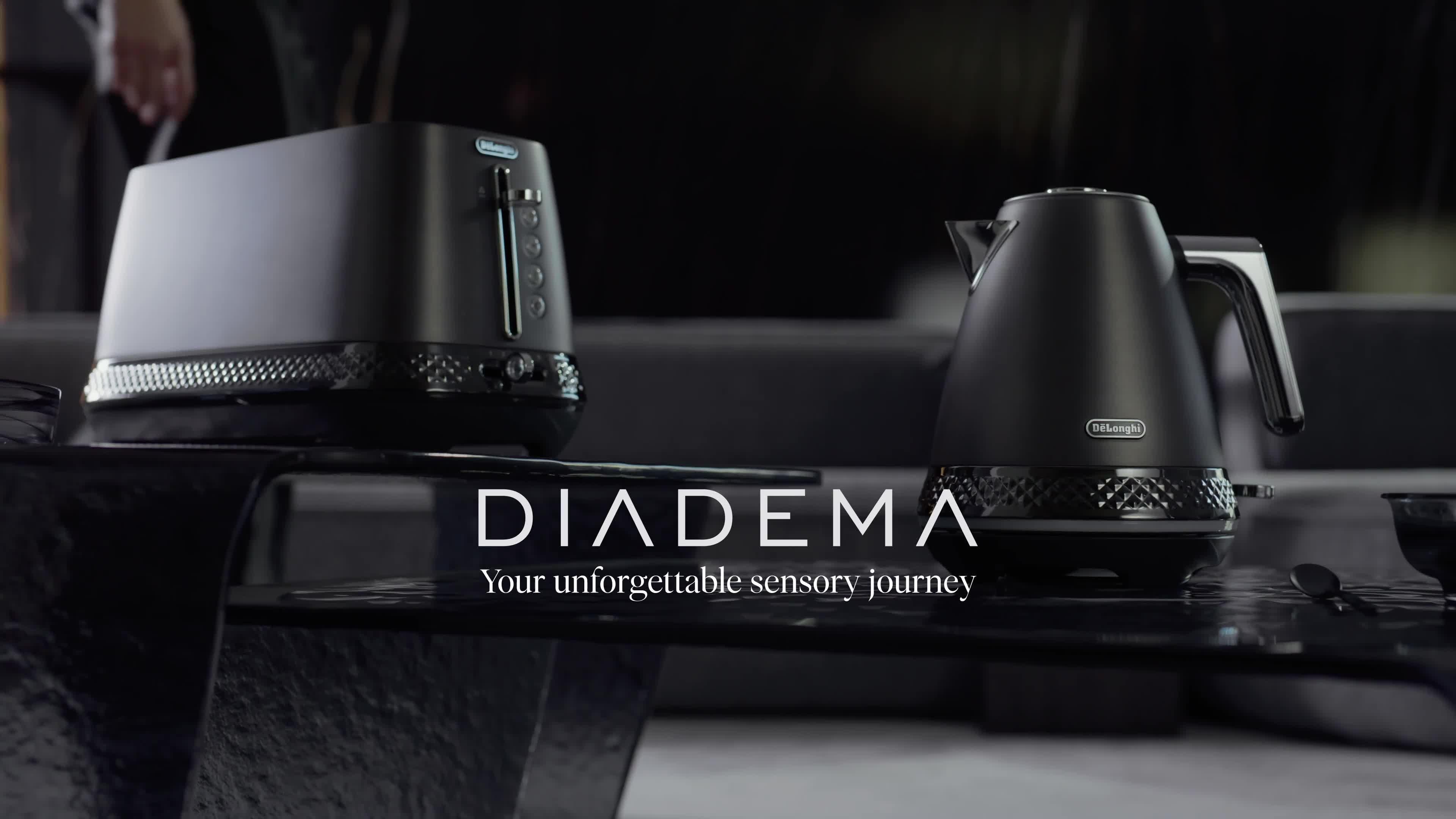 De'Longhi Diadema KBV3001 kettle 1.7L, UK version