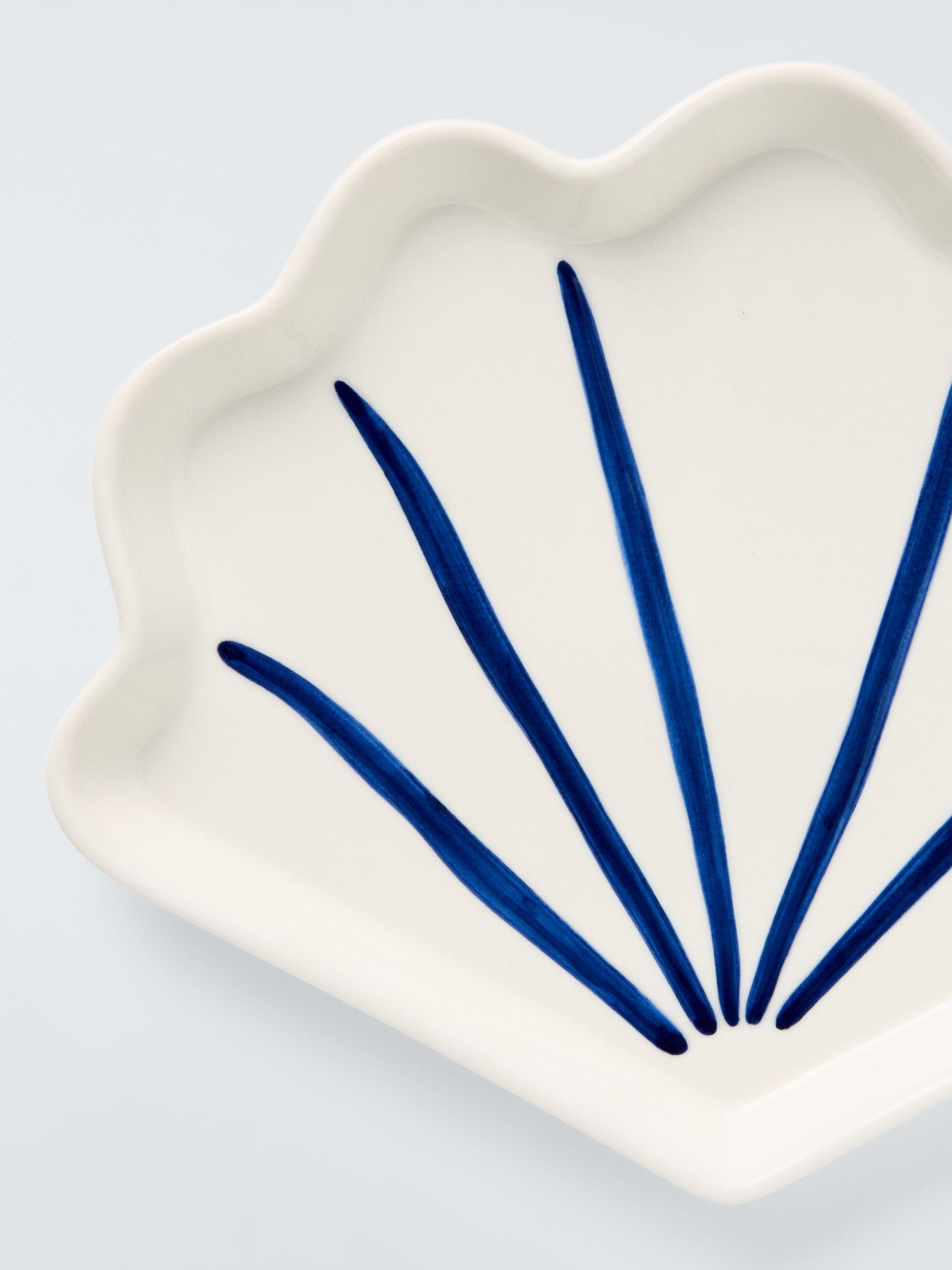 John Lewis hand painted stoneware shell side plate 21.5cm, UK version