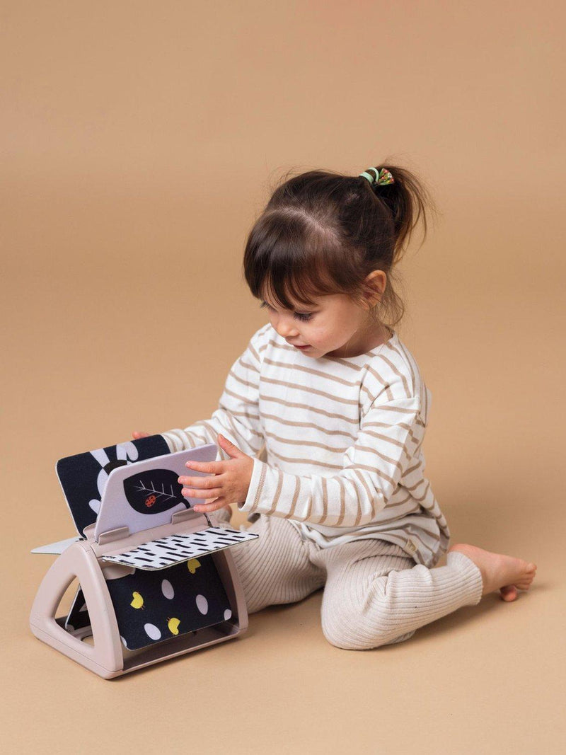 Taf Toys black and white spinning book for babies - British product