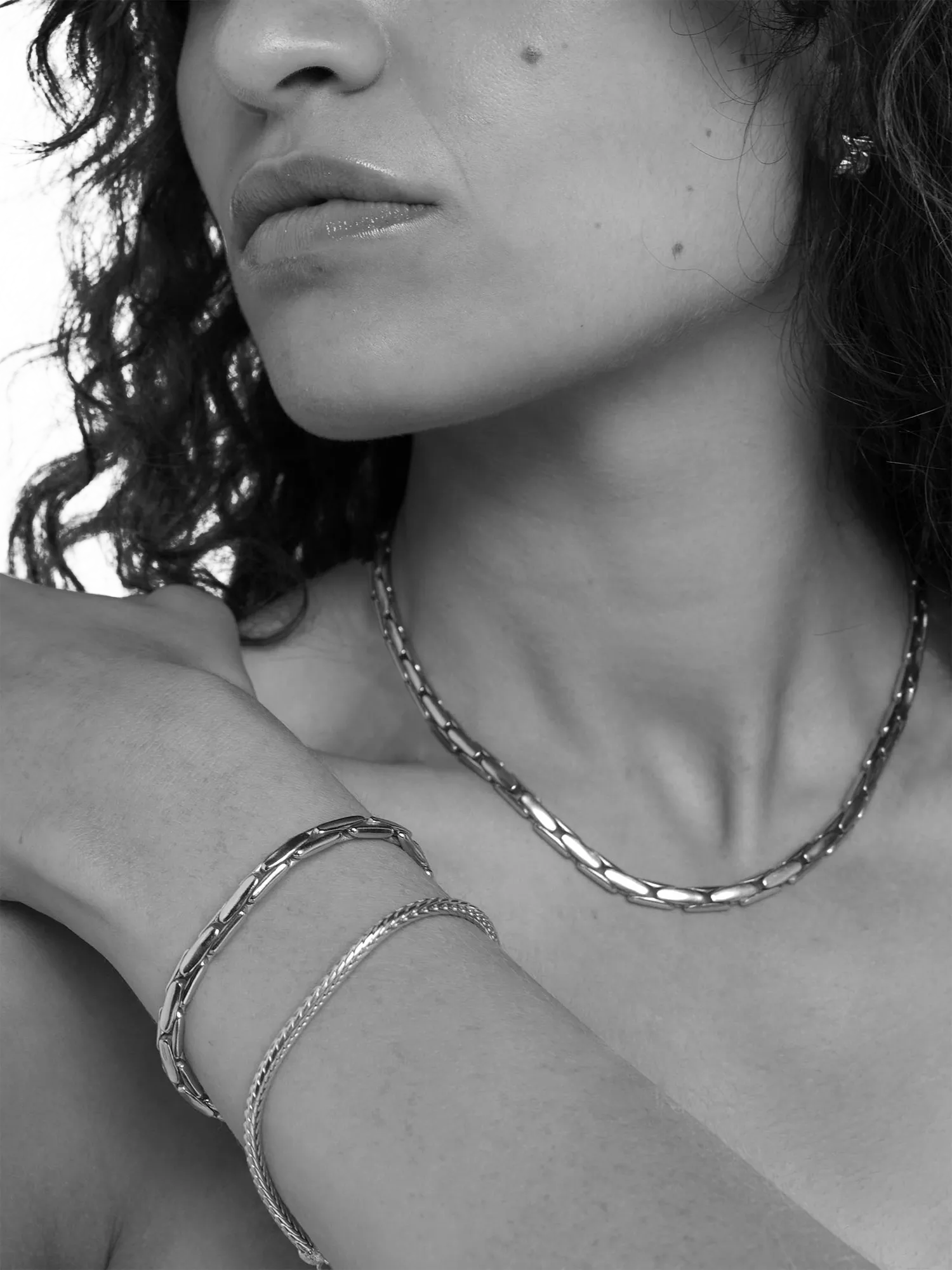 TUTTI Refine textured silver necklace, UK version