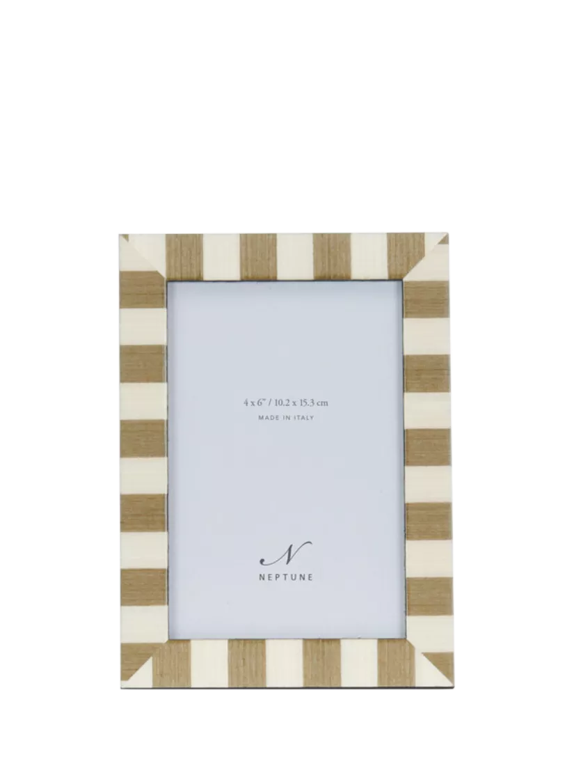 Neptune Montpellier tulip wood photo frame 4x6 inch - British product