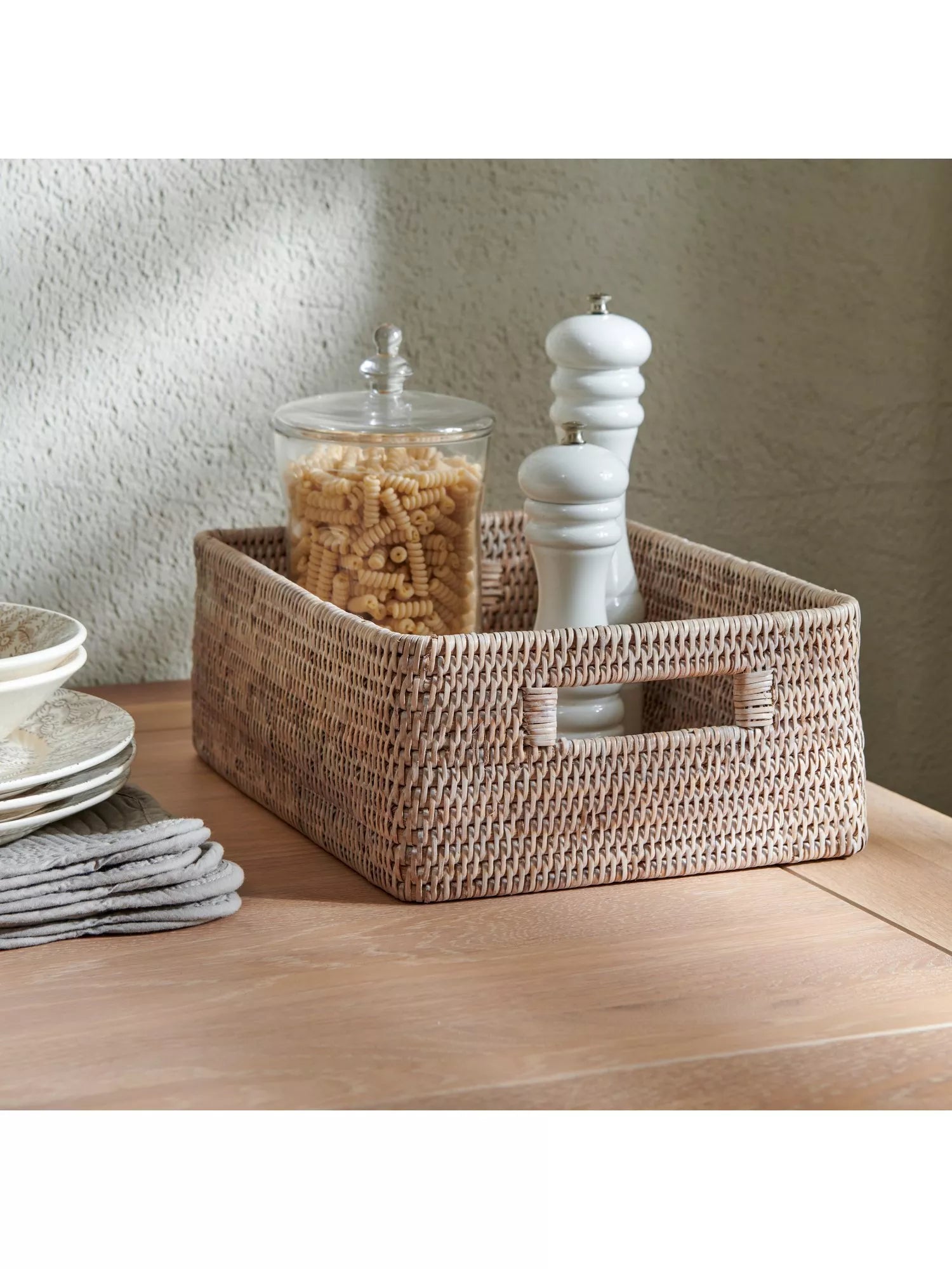 Neptune Ashcroft medium rattan box tray natural, UK version