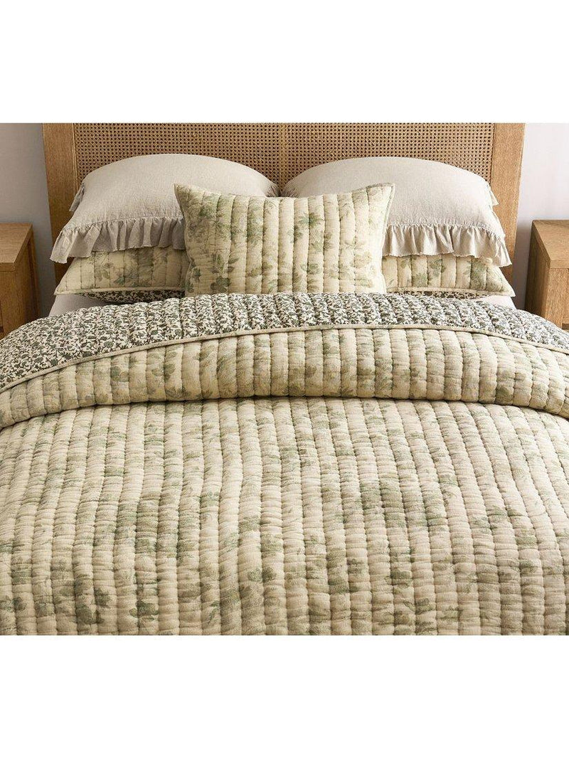 Pottery Barn Floral Cloud quilted bedspread king size (British brand)