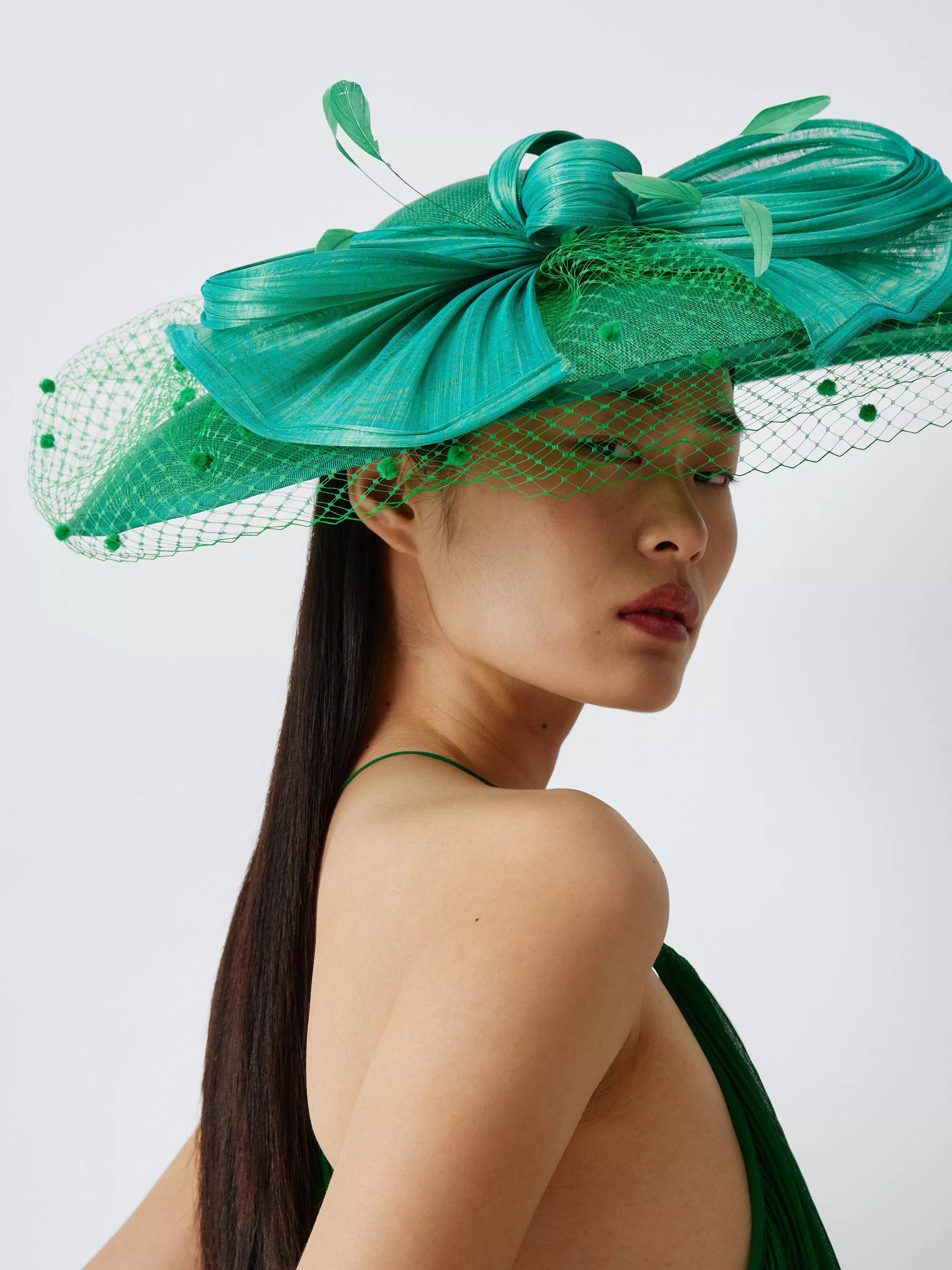 Snoxells Sadie large disc fascinator green, UK version