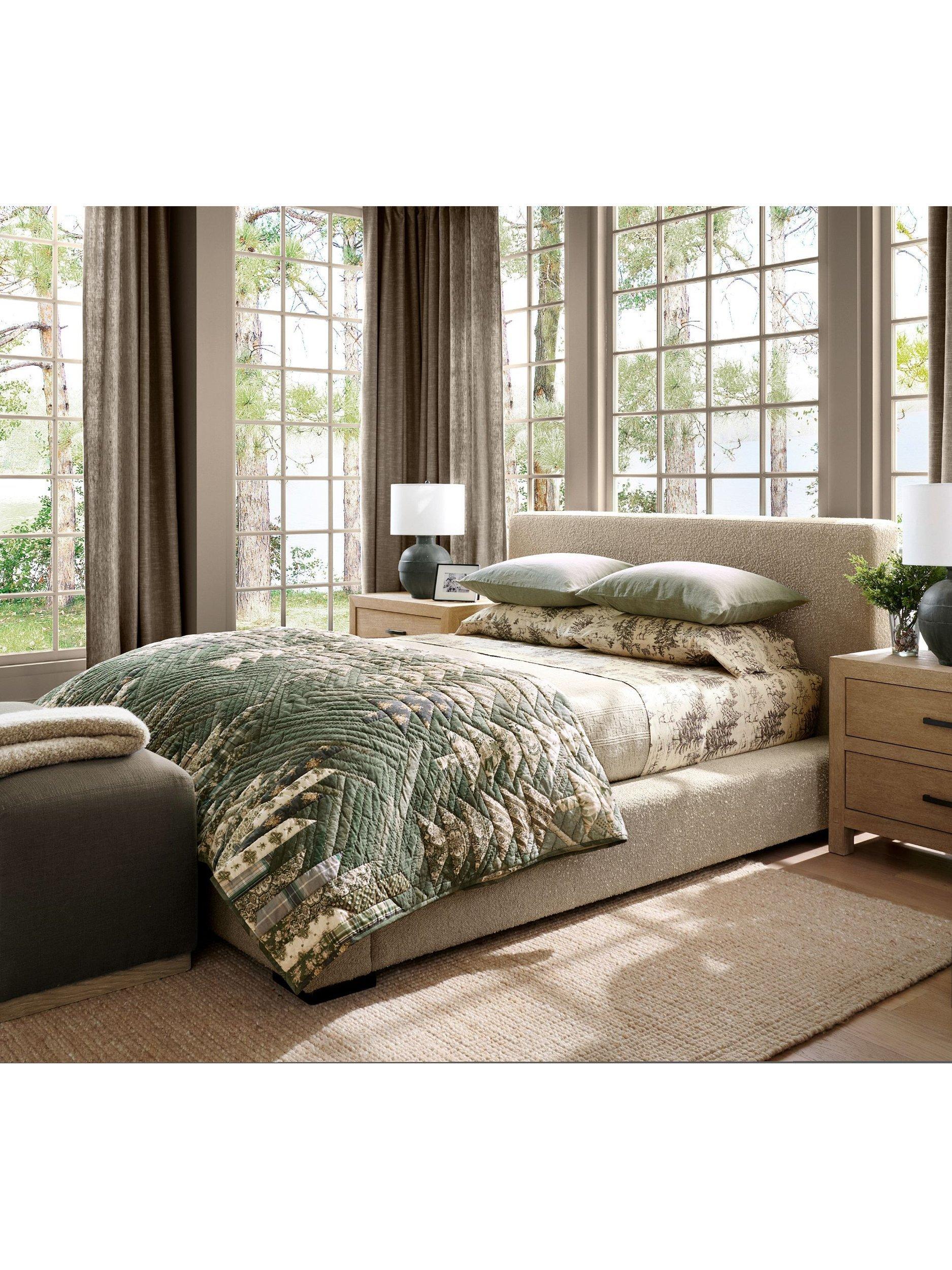 Pottery Barn Faris small ceramic table lamp with linen shade (British brand)