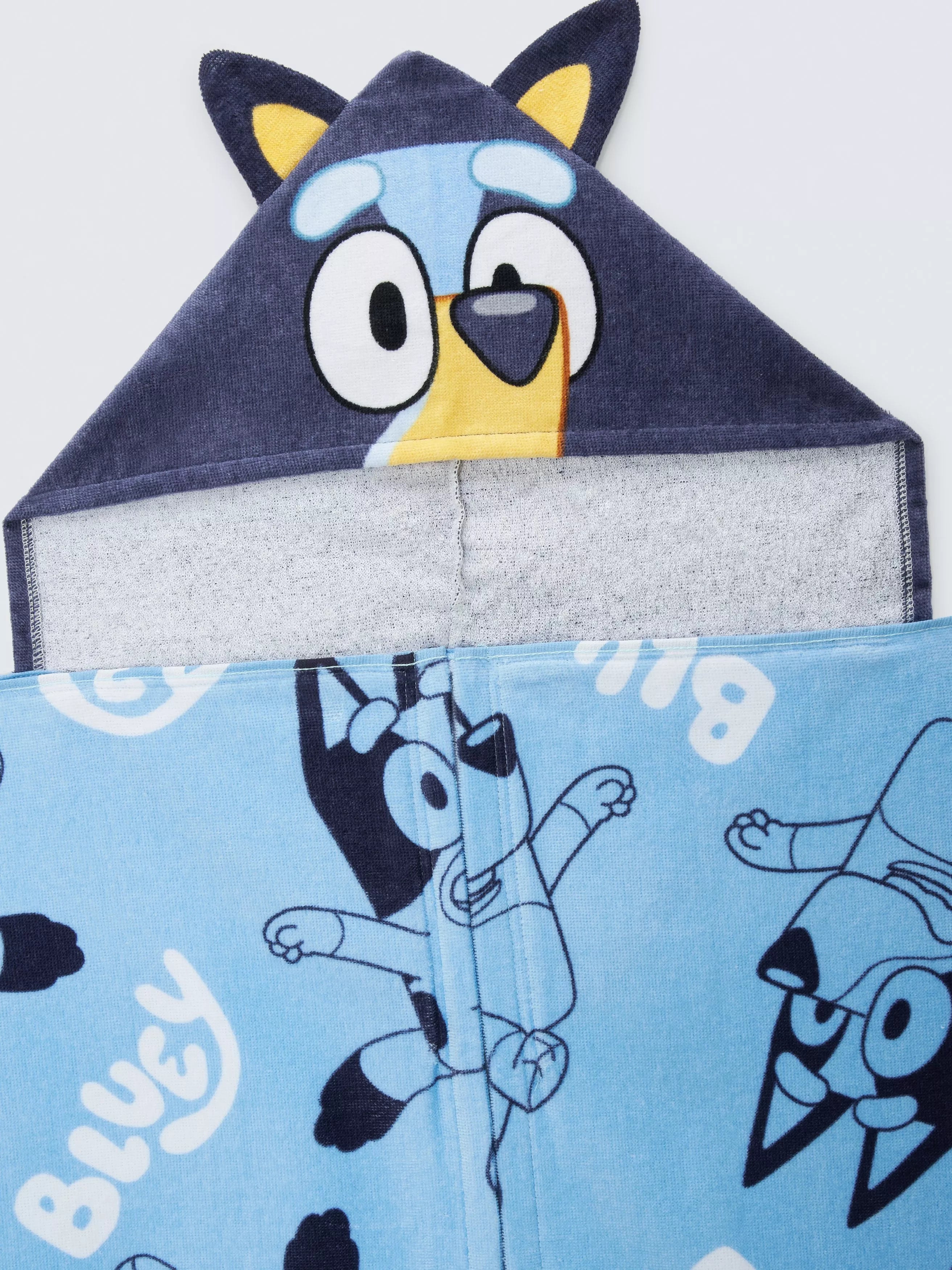 Bluey hooded kids towel for swimming (British brand)