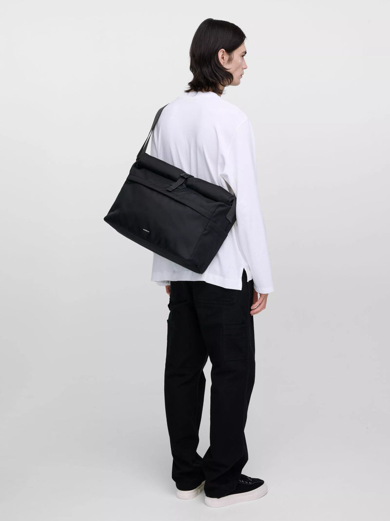 Sandqvist Icon messenger bag black (British brand)