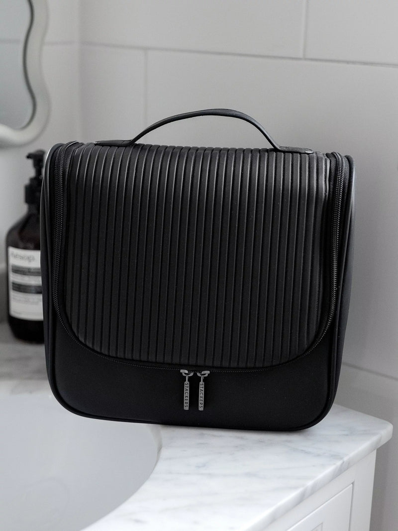Stackers fluted large hanging wash bag black, British brand
