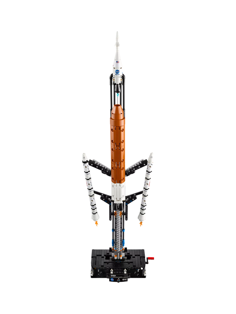 LEGO Technic NASA Artemis space rocket set 632 pieces - British product