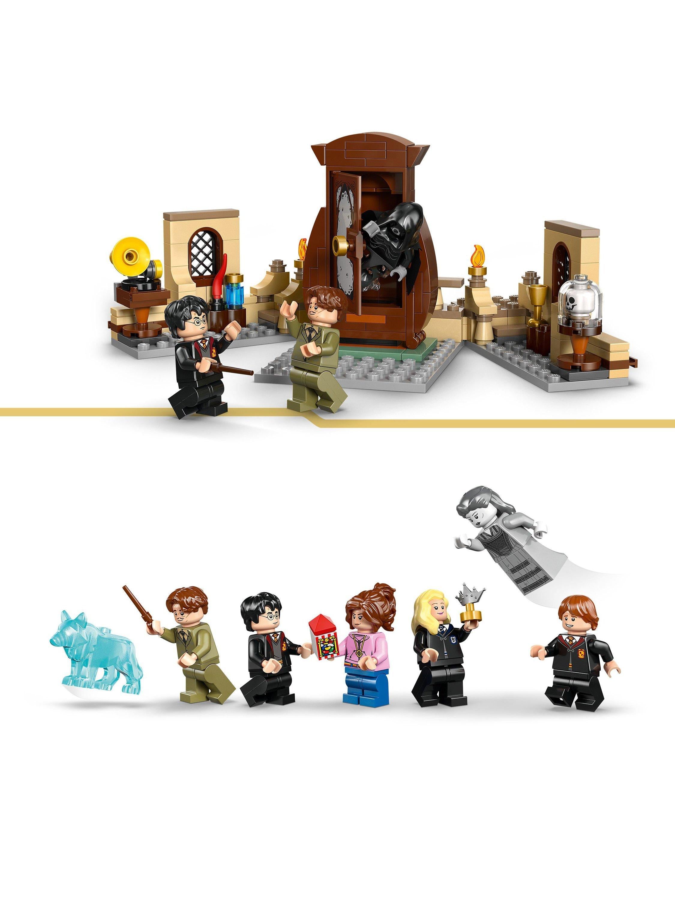 LEGO Harry Potter Hogwarts Hospital Wing building set 907 pieces, imported from the UK