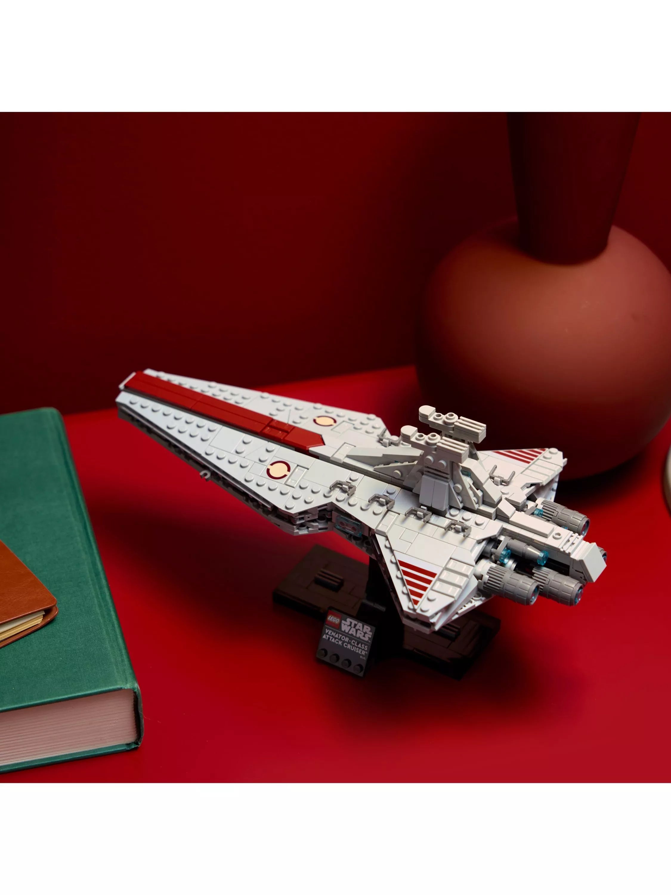 LEGO Star Wars Venator Cruiser model 75441, UK version