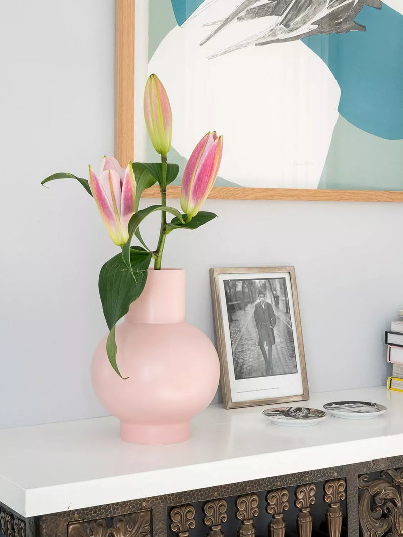 raawii Strøm large earthenware vase coral blush 24cm, UK version