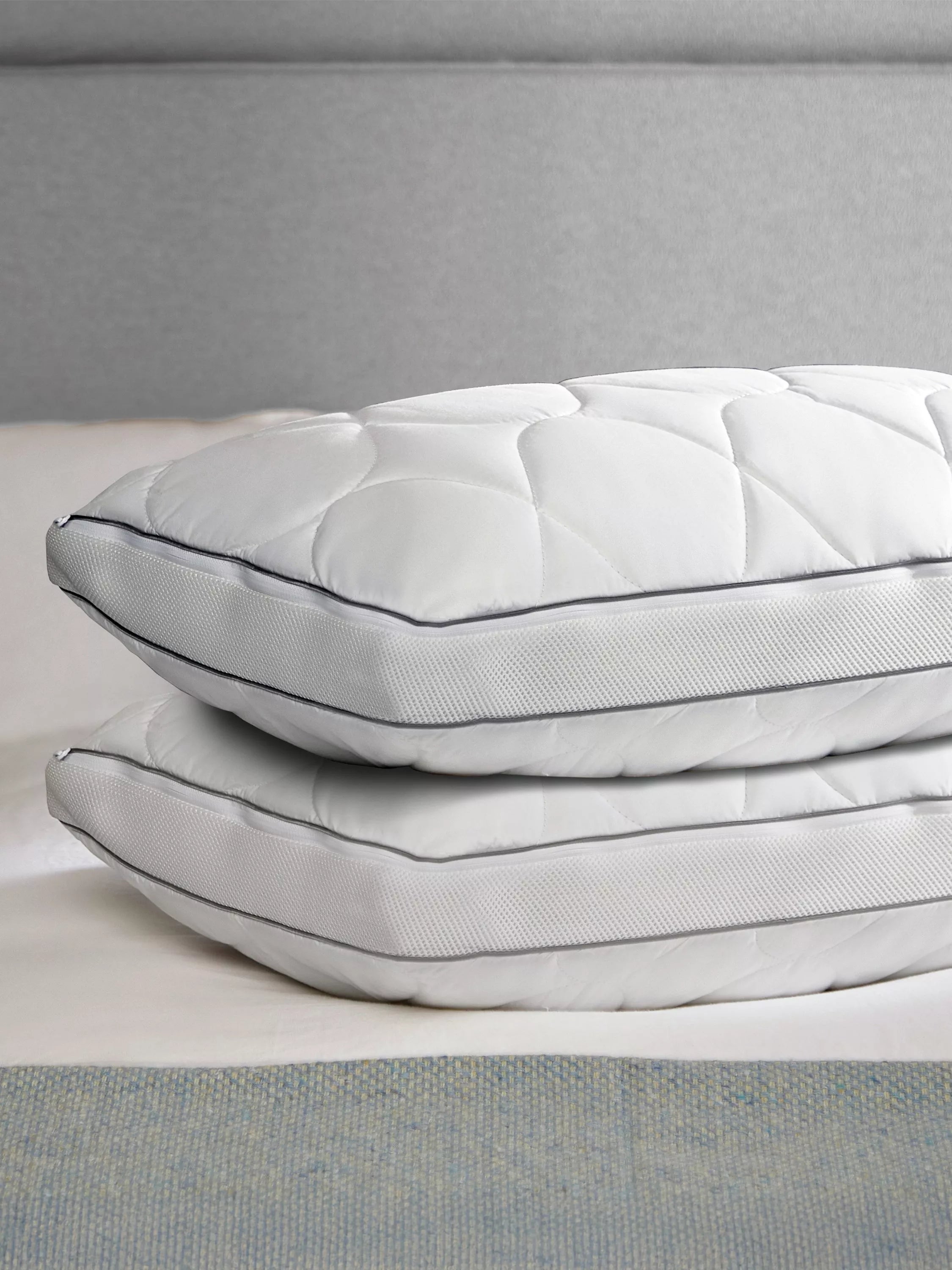 Sealy Airflow memory foam standard pillow pair, UK version