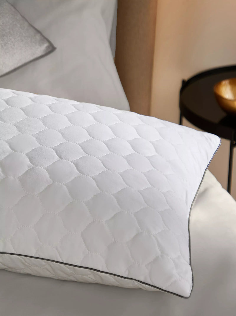 Sealy Deeply Full standard pillow pair (British brand)