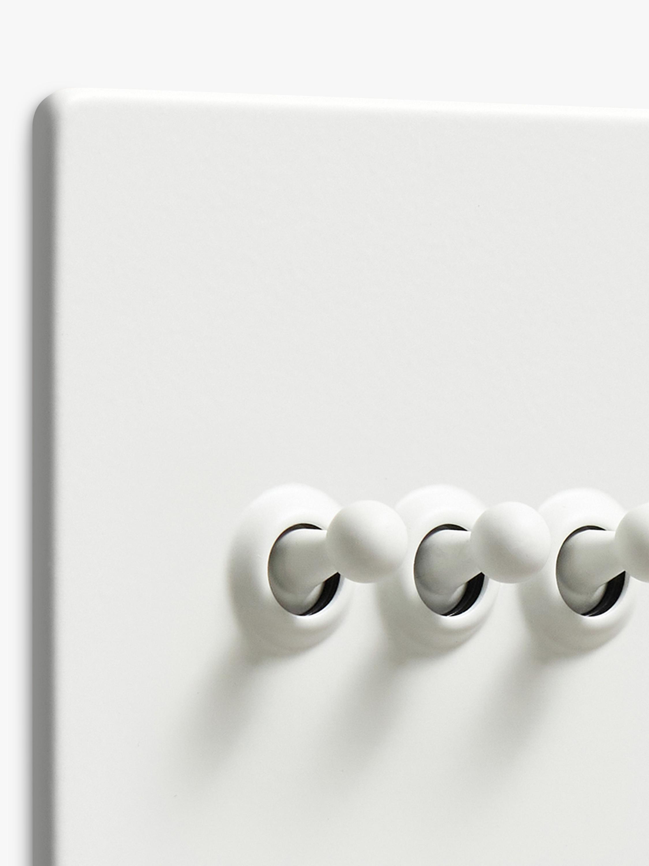 Dowsing & Reynolds Soft White triple toggle switch - British brand