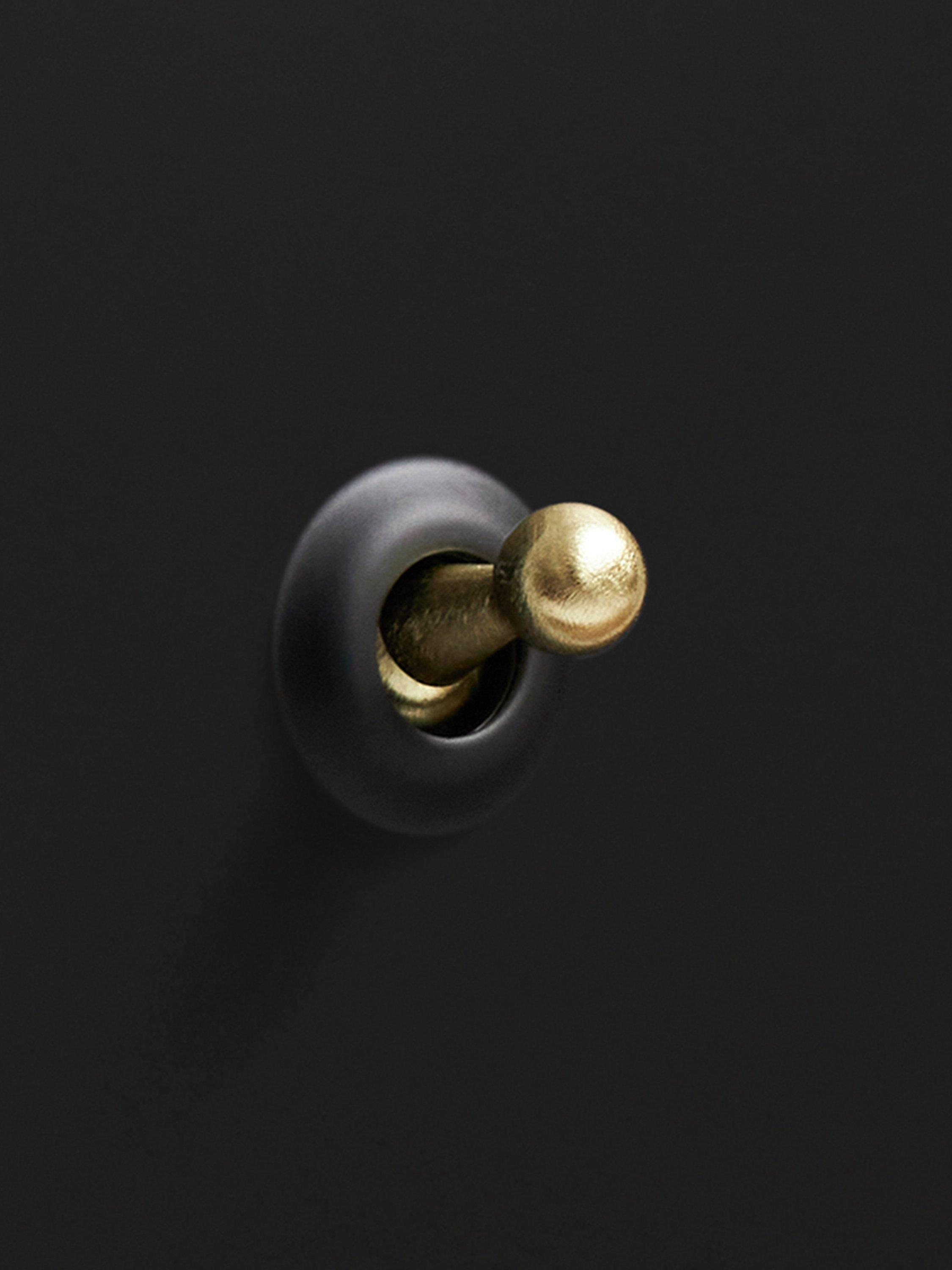 Dowsing & Reynolds matt black toggle switch, imported from the UK