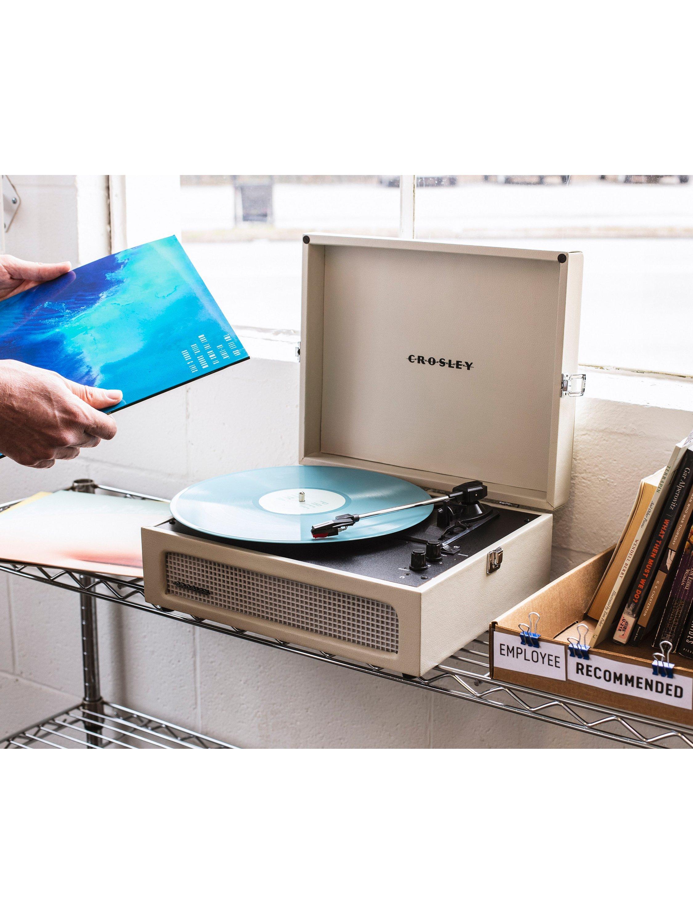 Crosley Voyager turntable in Dune finish - British product