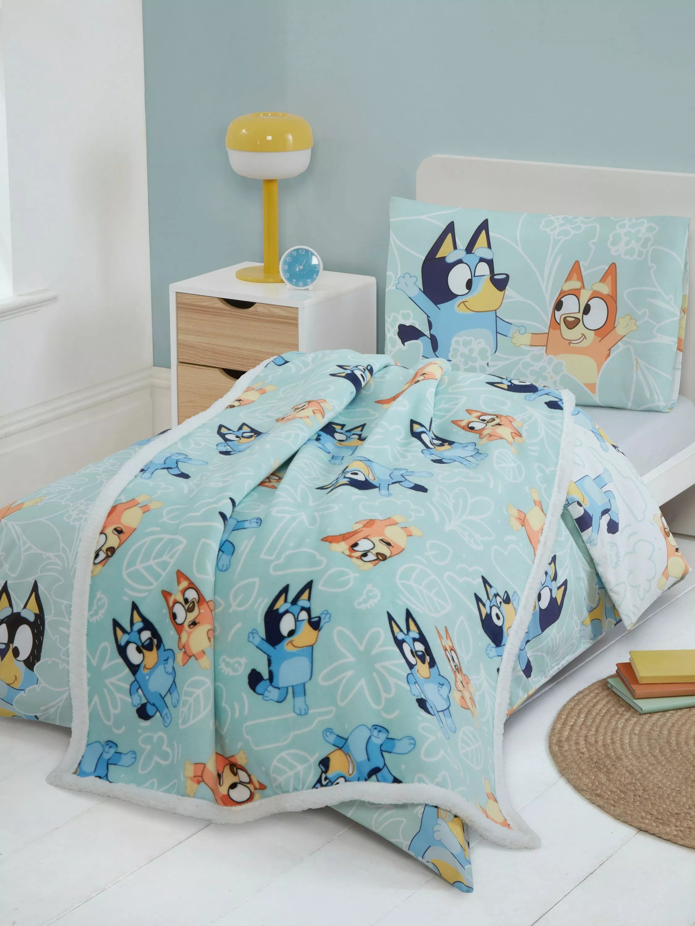 Bluey sherpa blanket 150x100cm, imported from the UK