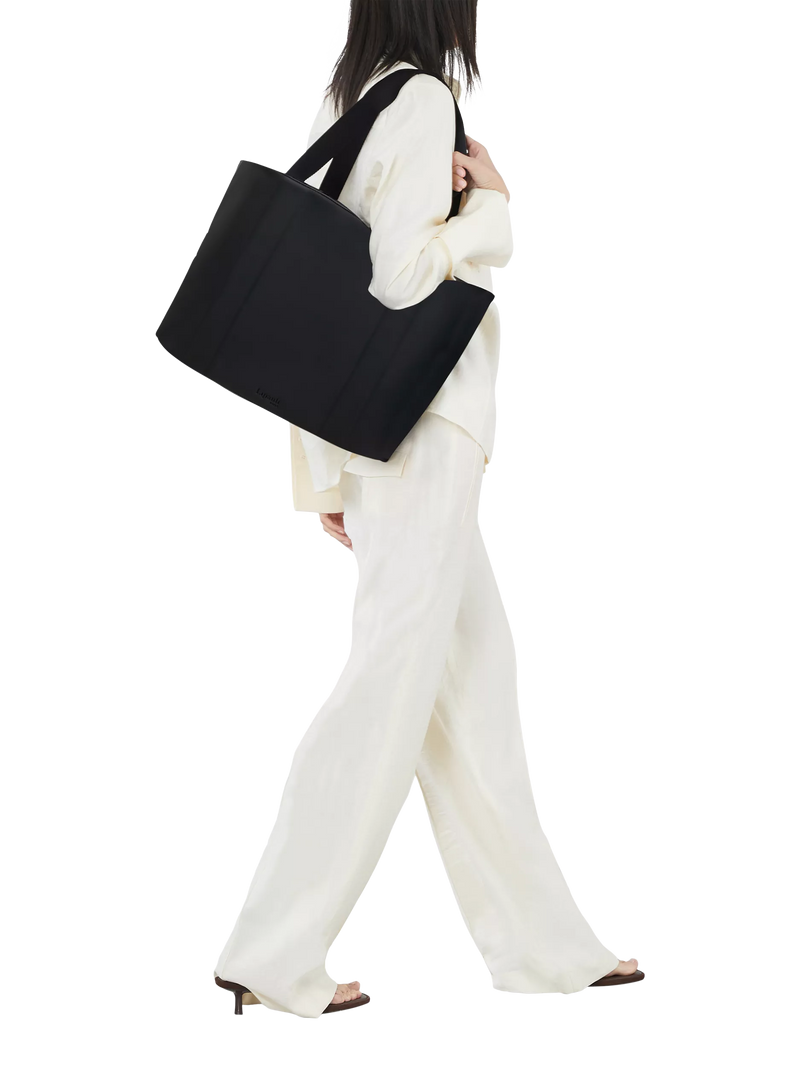 Lipault Lost In Berlin shoulder bag black (British brand)