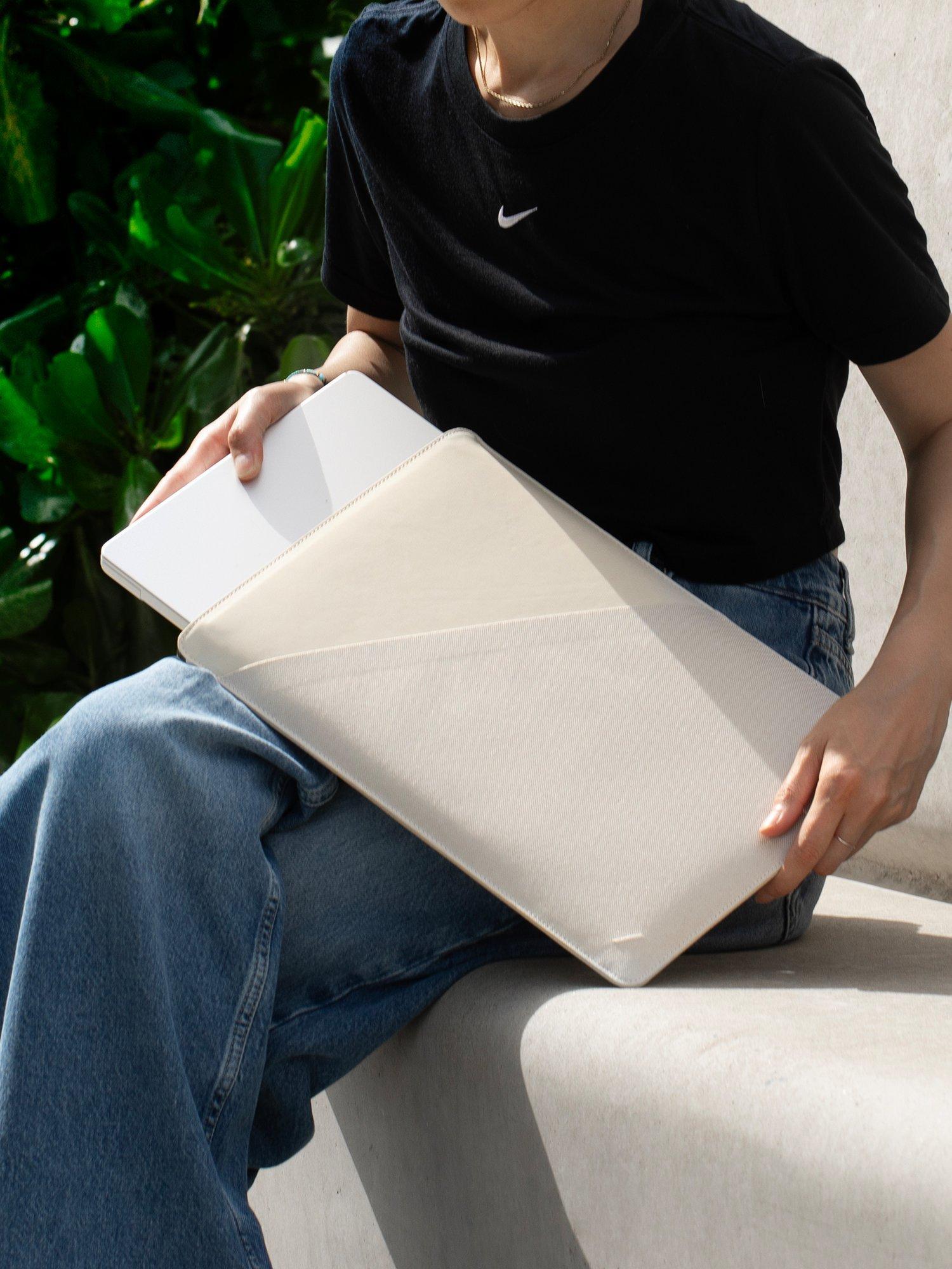 Native Union Stow Slim Sleeve MacBook 14 - British product