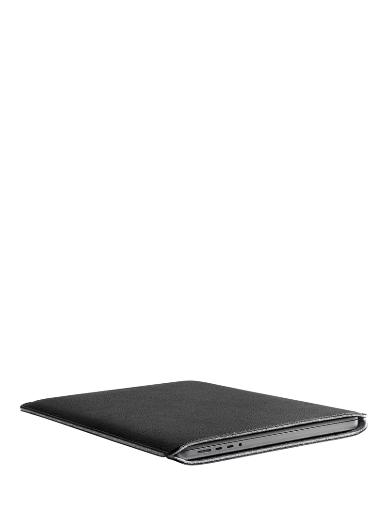 WOOLNUT leather sleeve black 16-inch MacBook Pro - British product