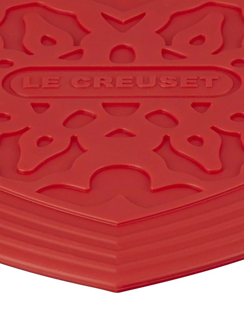 Le Creuset Cerise heart-shaped silicone trivet (British brand)