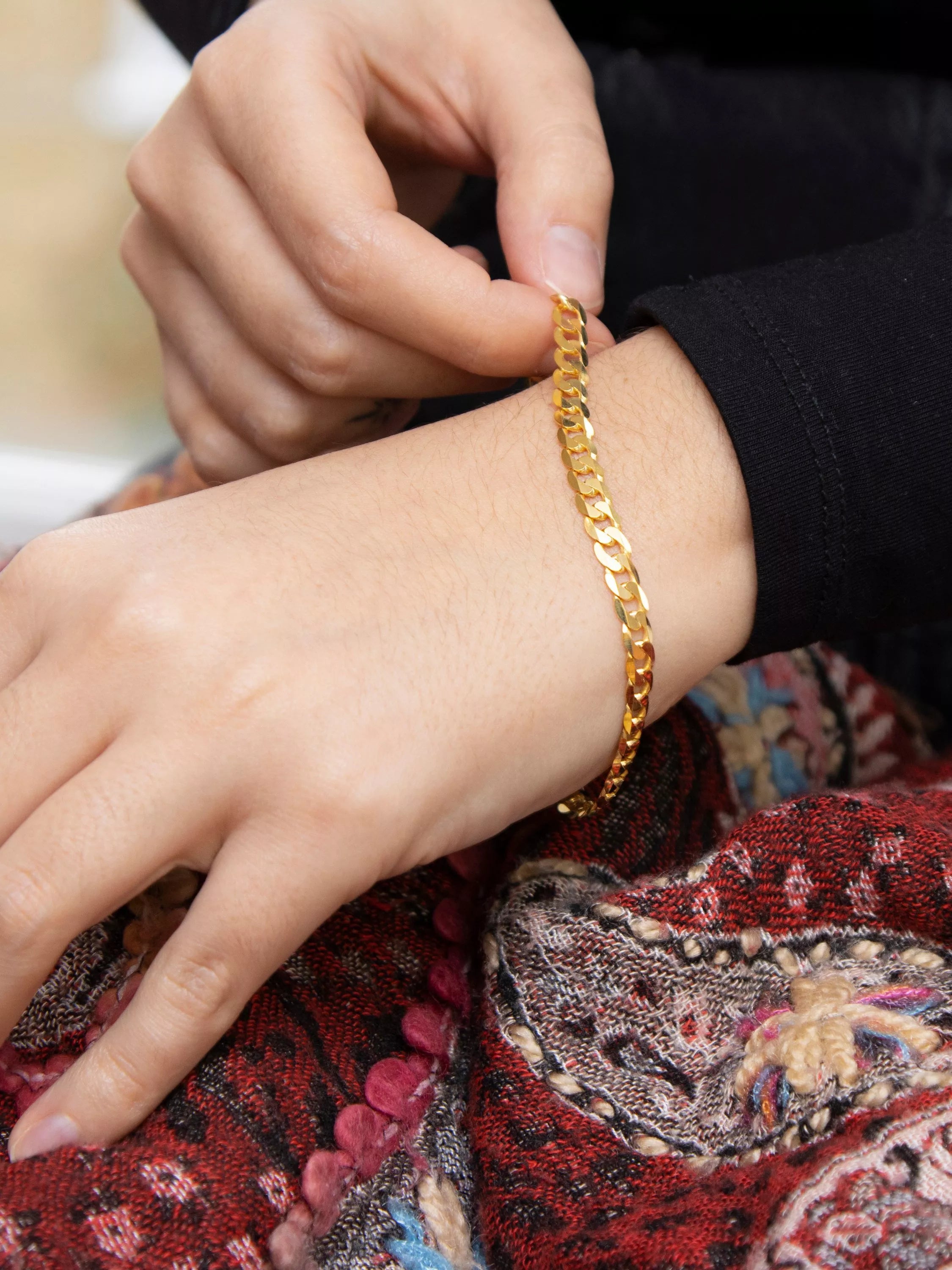 IBB 9ct yellow gold diamond cut curb bracelet 20cm (British brand)