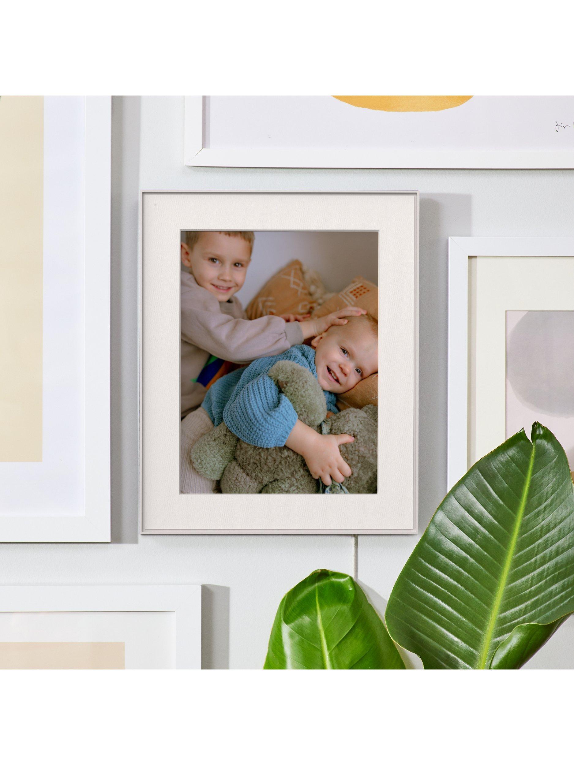 Aura Frames Walden digital photo frame 15 inch - British product