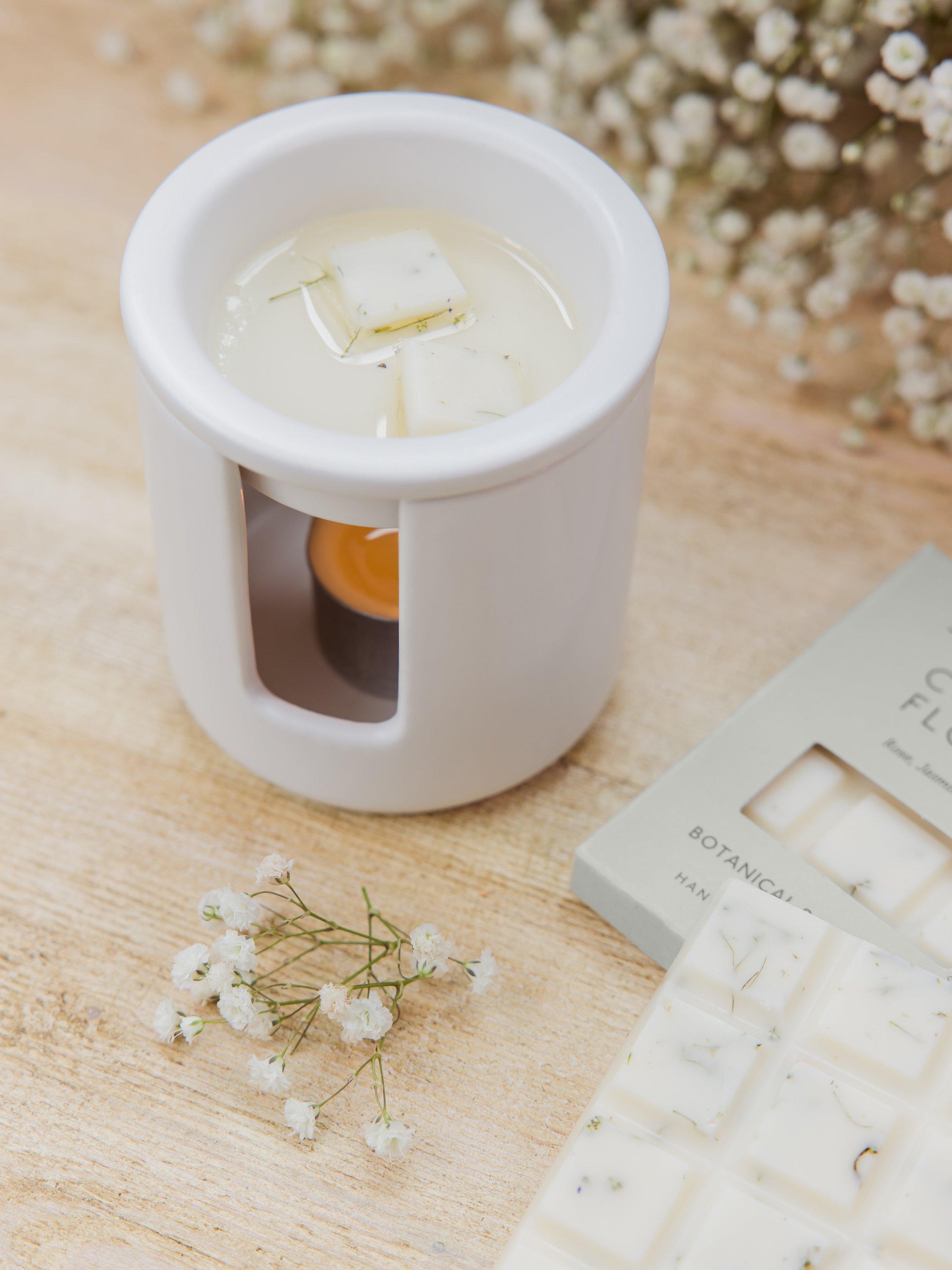 Stoneglow Walled Garden cotton flower soy wax melts (British brand)