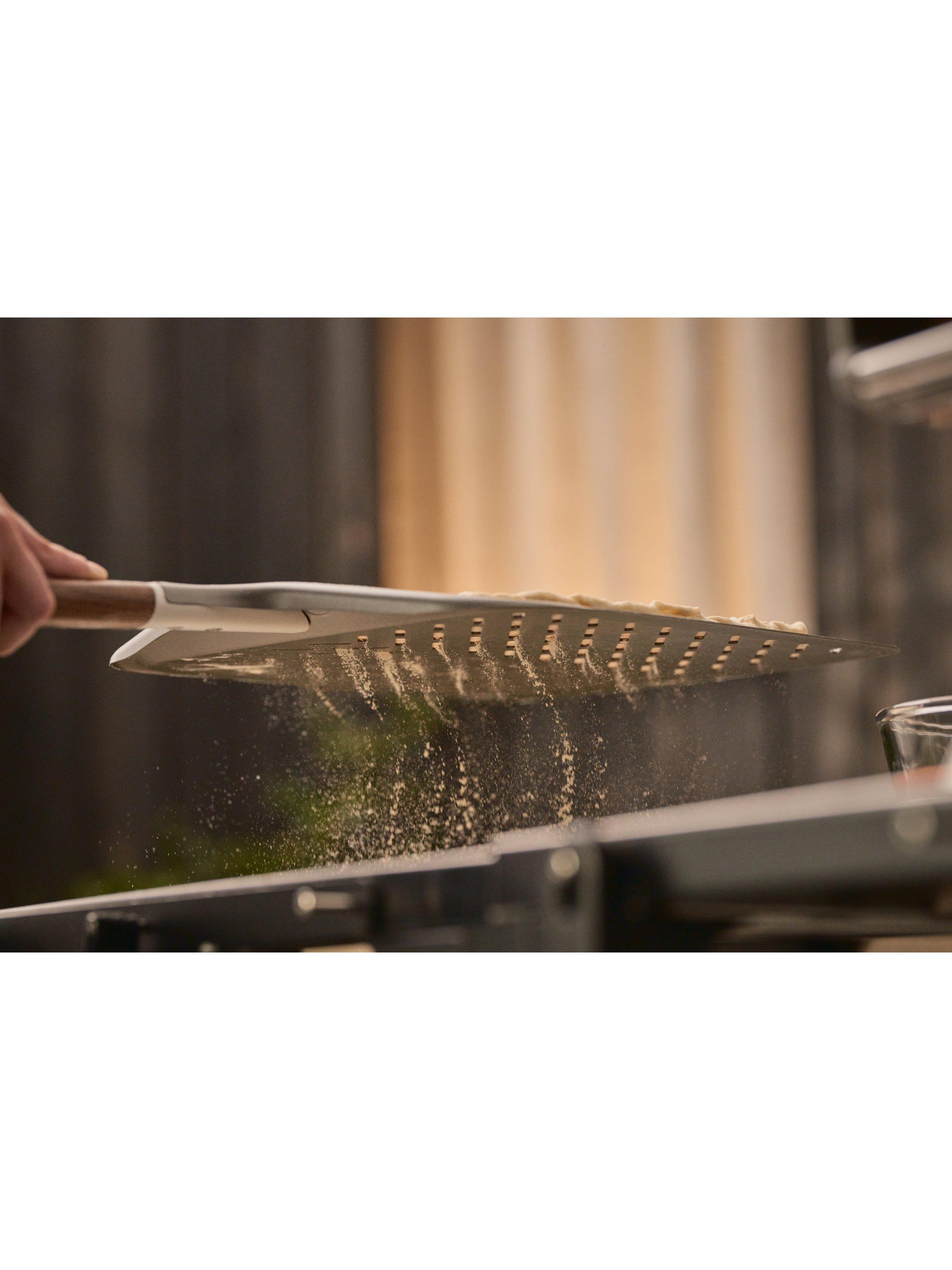 Ooni perforated pizza peel 12 inch, UK version