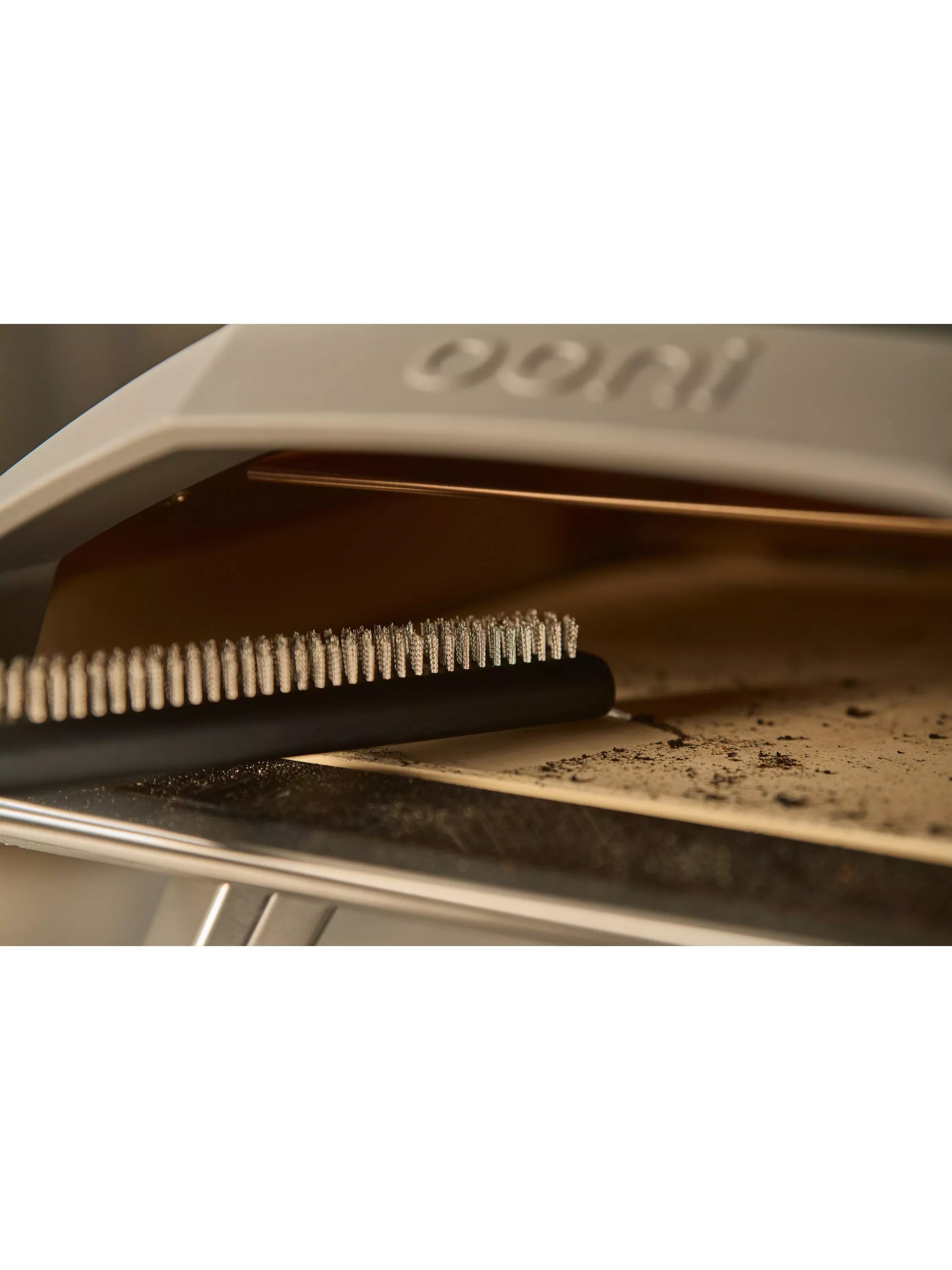 Ooni Short Pizza Oven Brush - British product