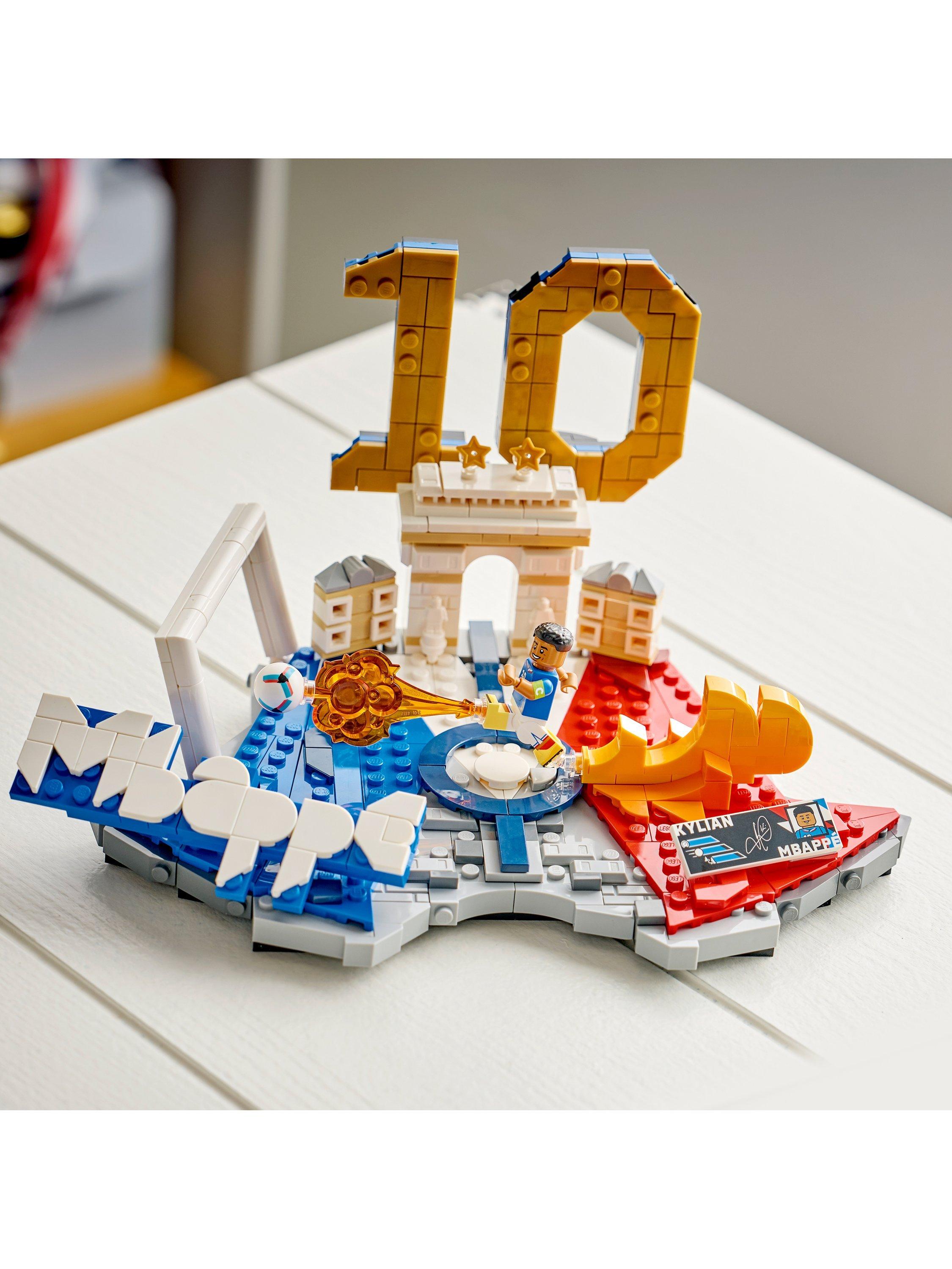 LEGO Kylian Mbappé set 490 pieces (British brand)