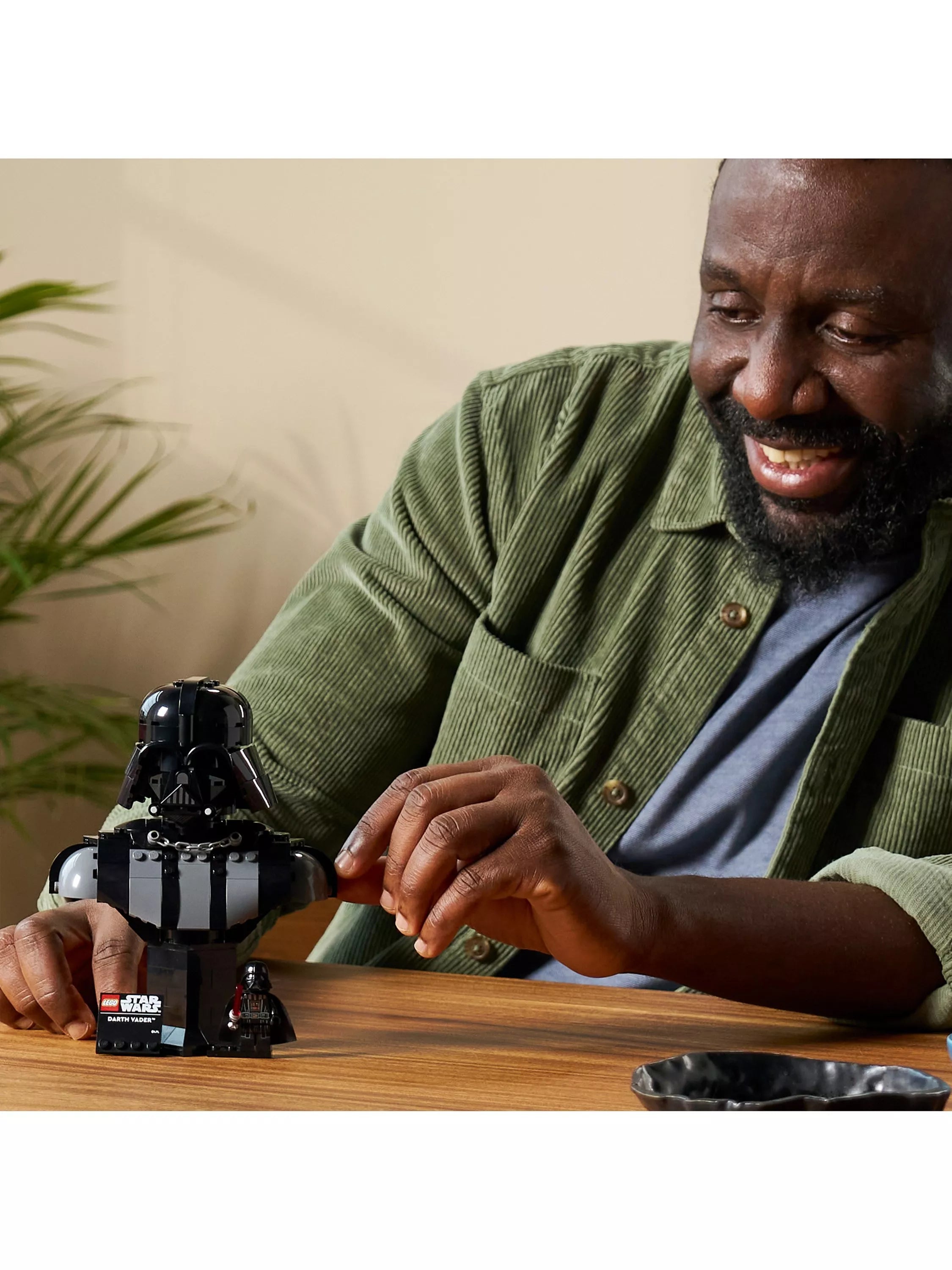 LEGO Star Wars Darth Vader Bust building set 349 pieces - British product
