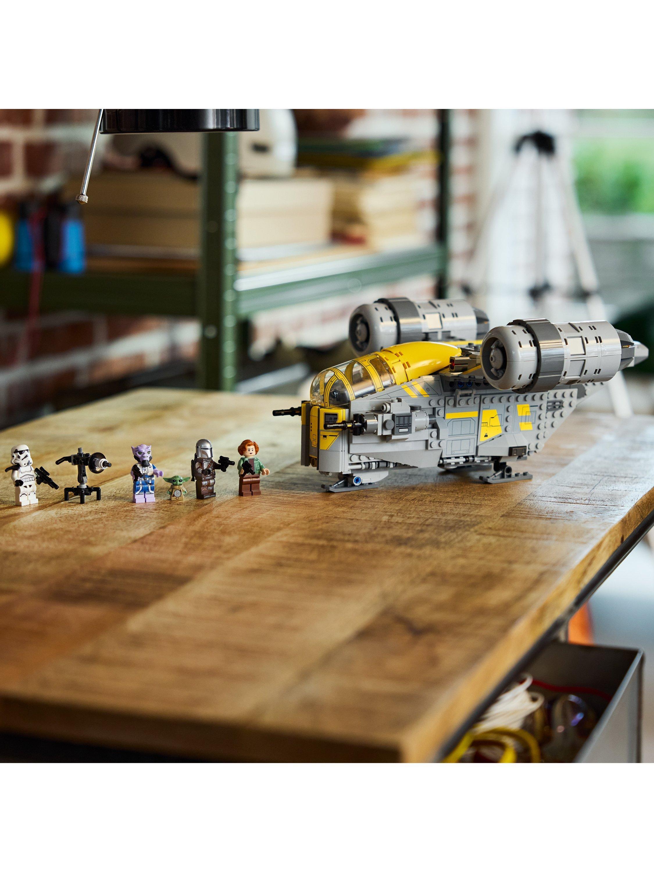 LEGO Star Wars Razor Crest 930-piece building set, UK version