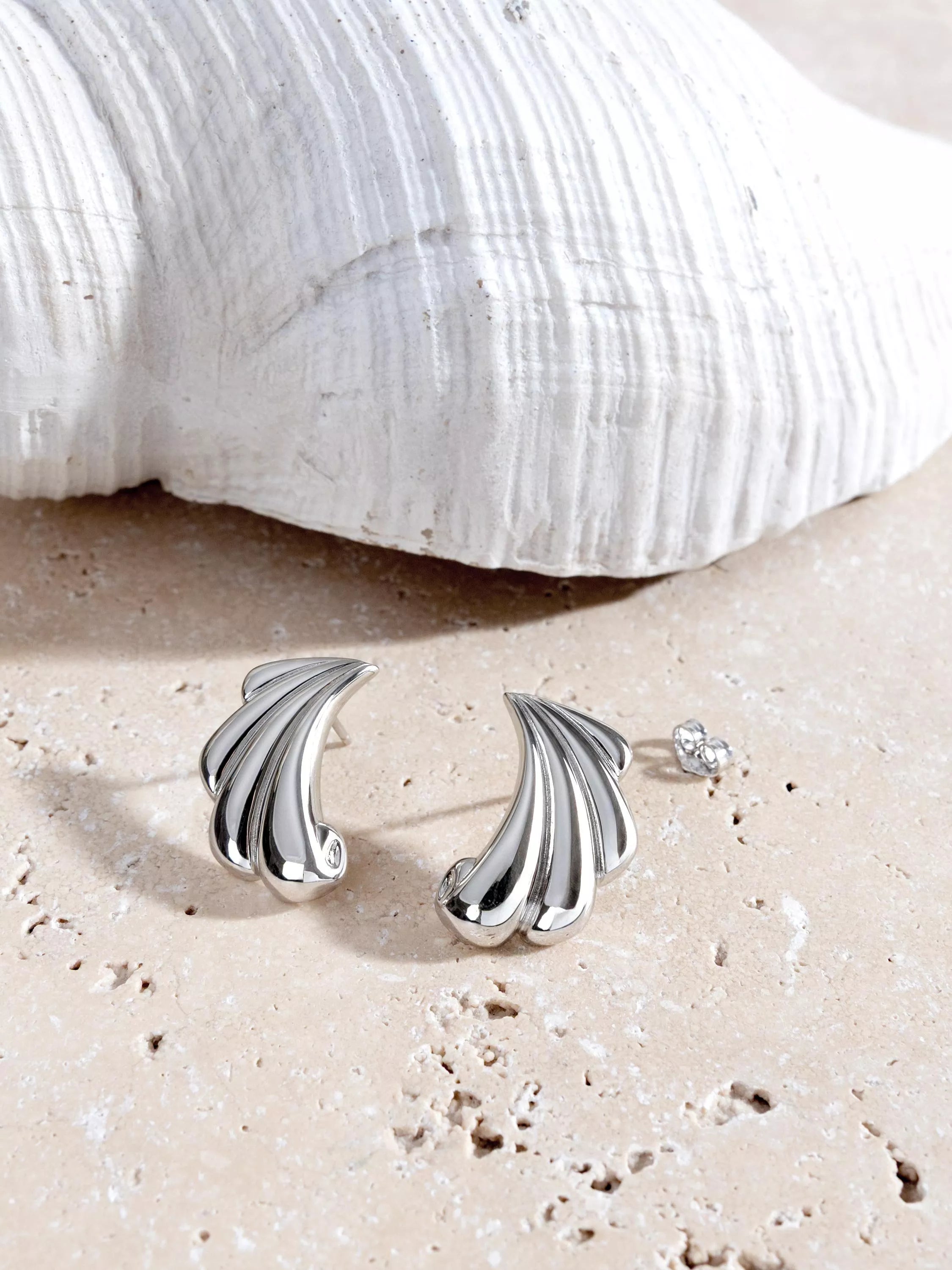 Kit Heath Shell Echo Grande earrings, silver (British brand)