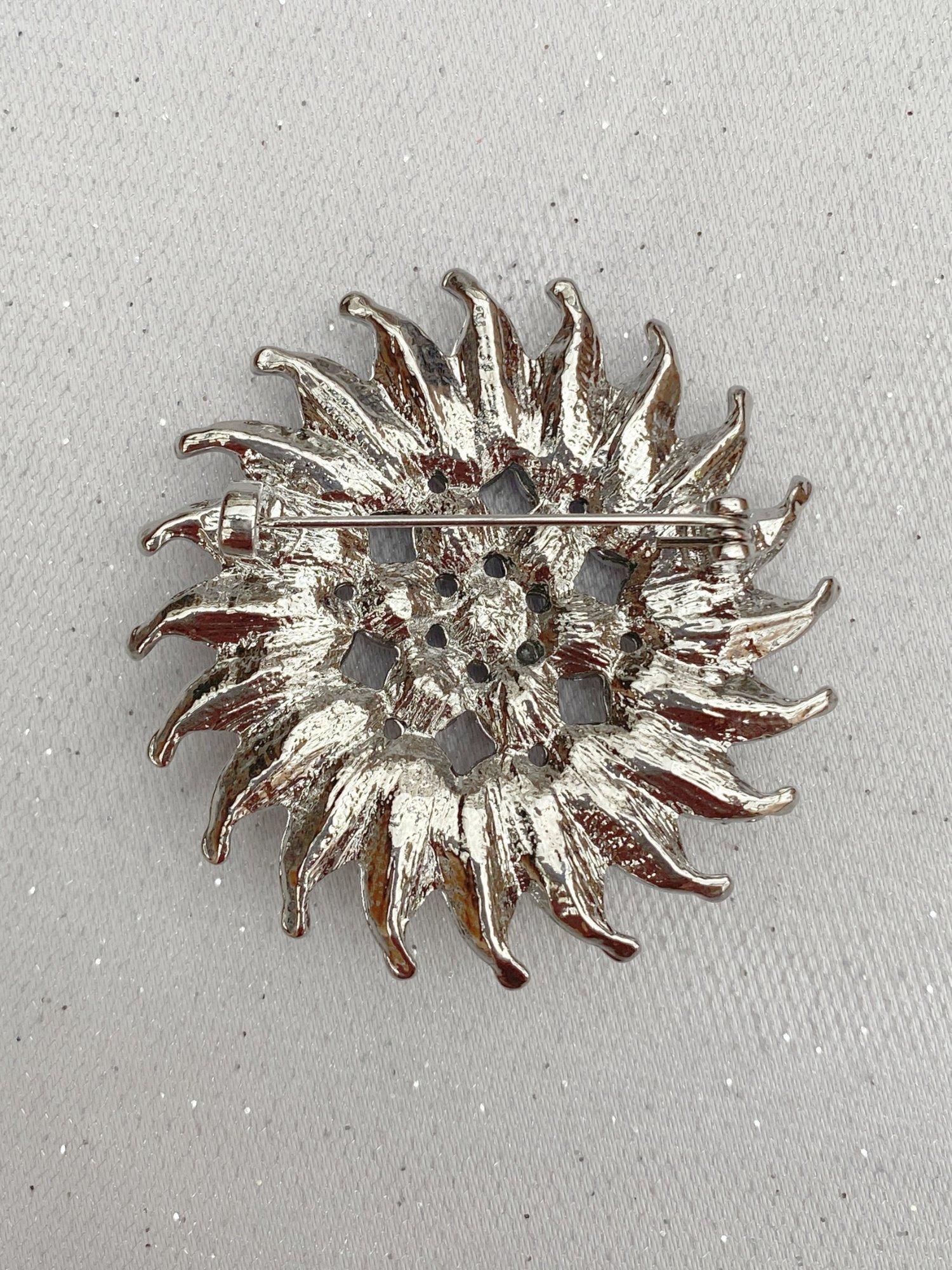 QueenMee sunflower brooch silver - British product