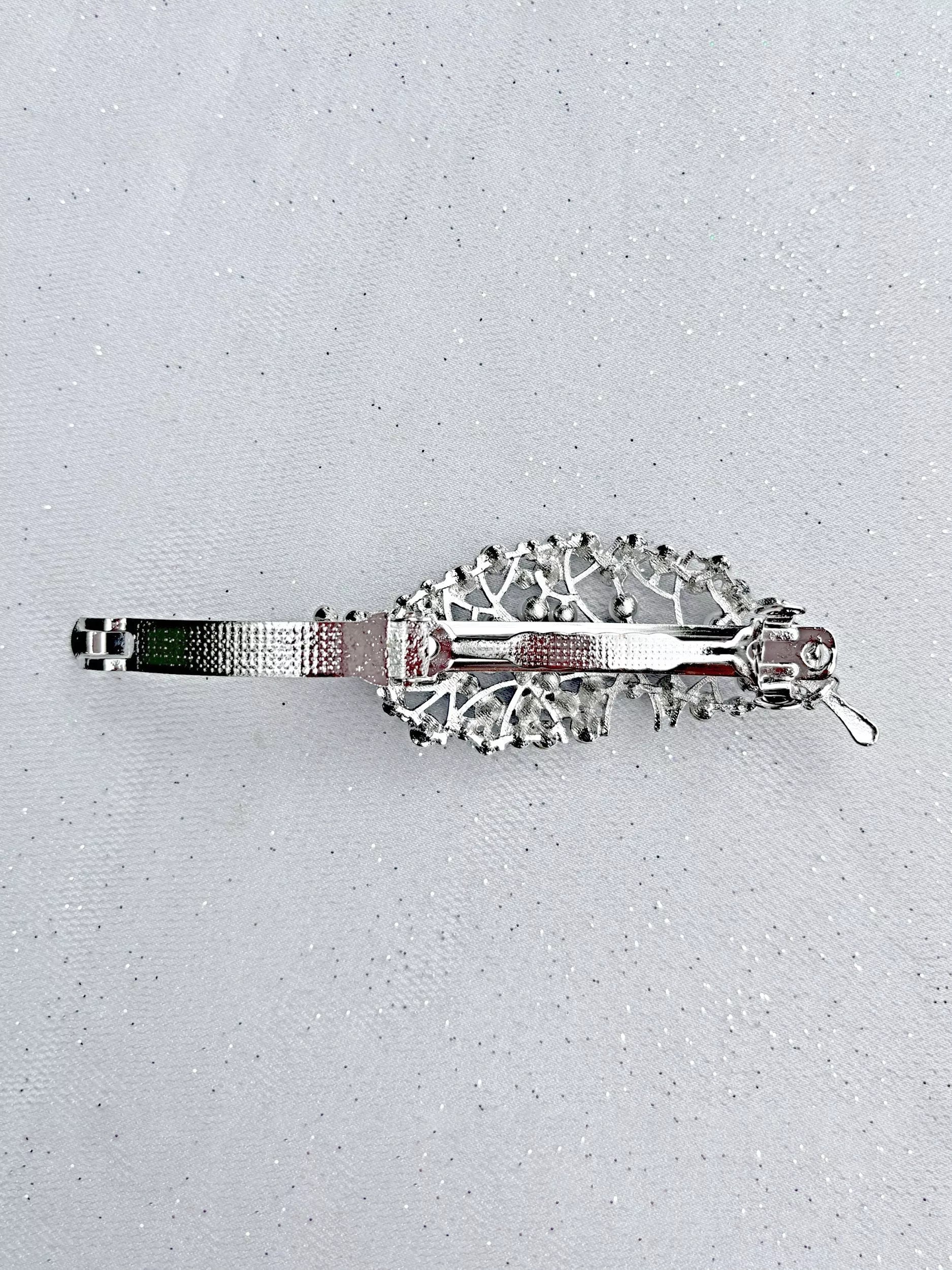 QueenMee leaf pearl and diamante hair clip in silver - British product