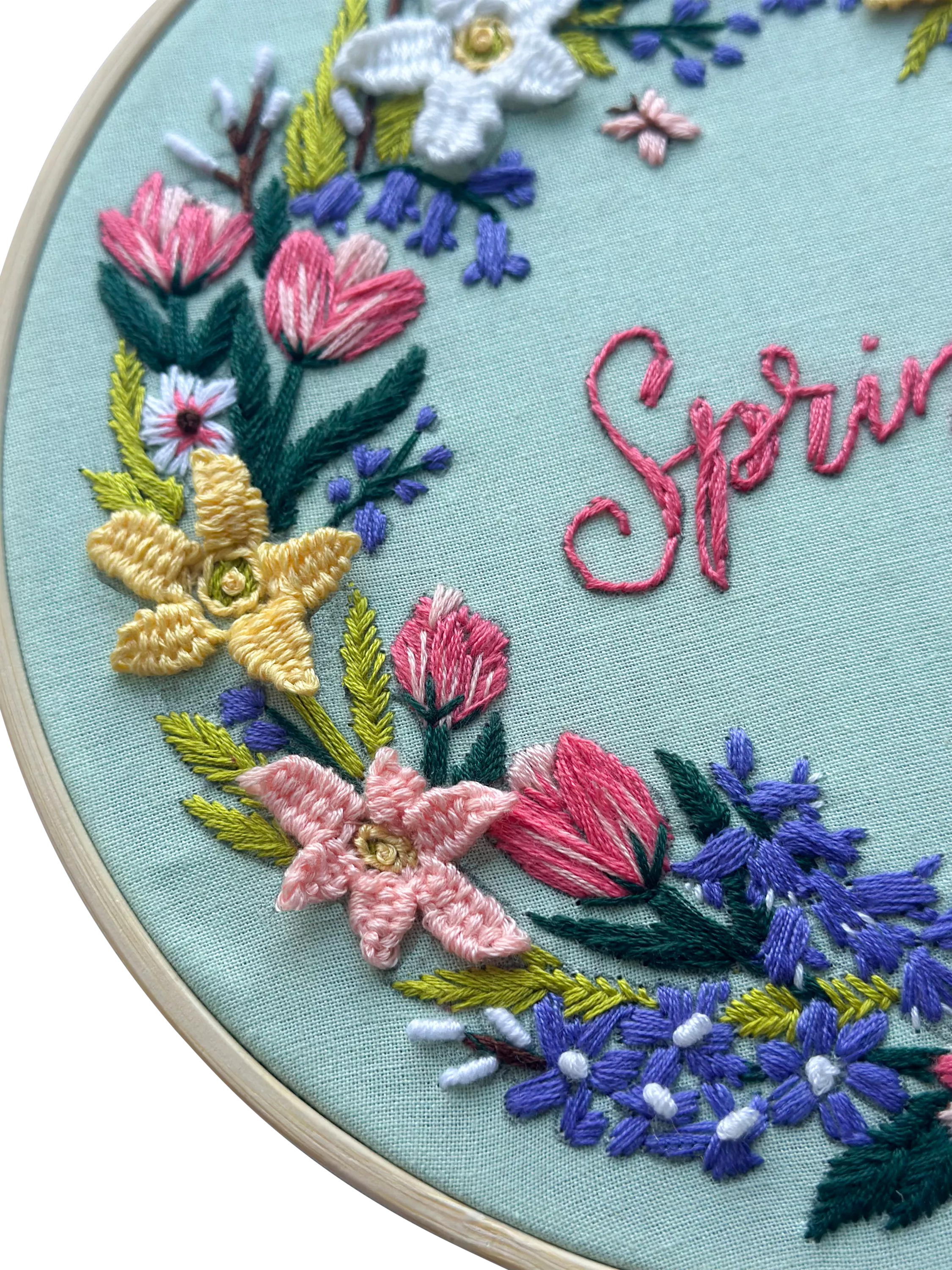 MakeBox & Co spring floral embroidery kit 20cm (British brand)