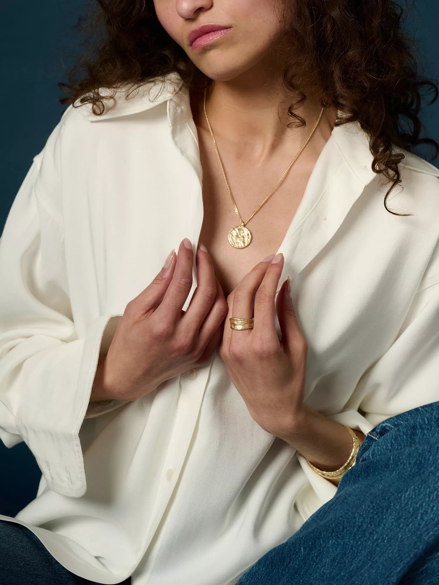 TUTTI textured disc pendant necklace - British product
