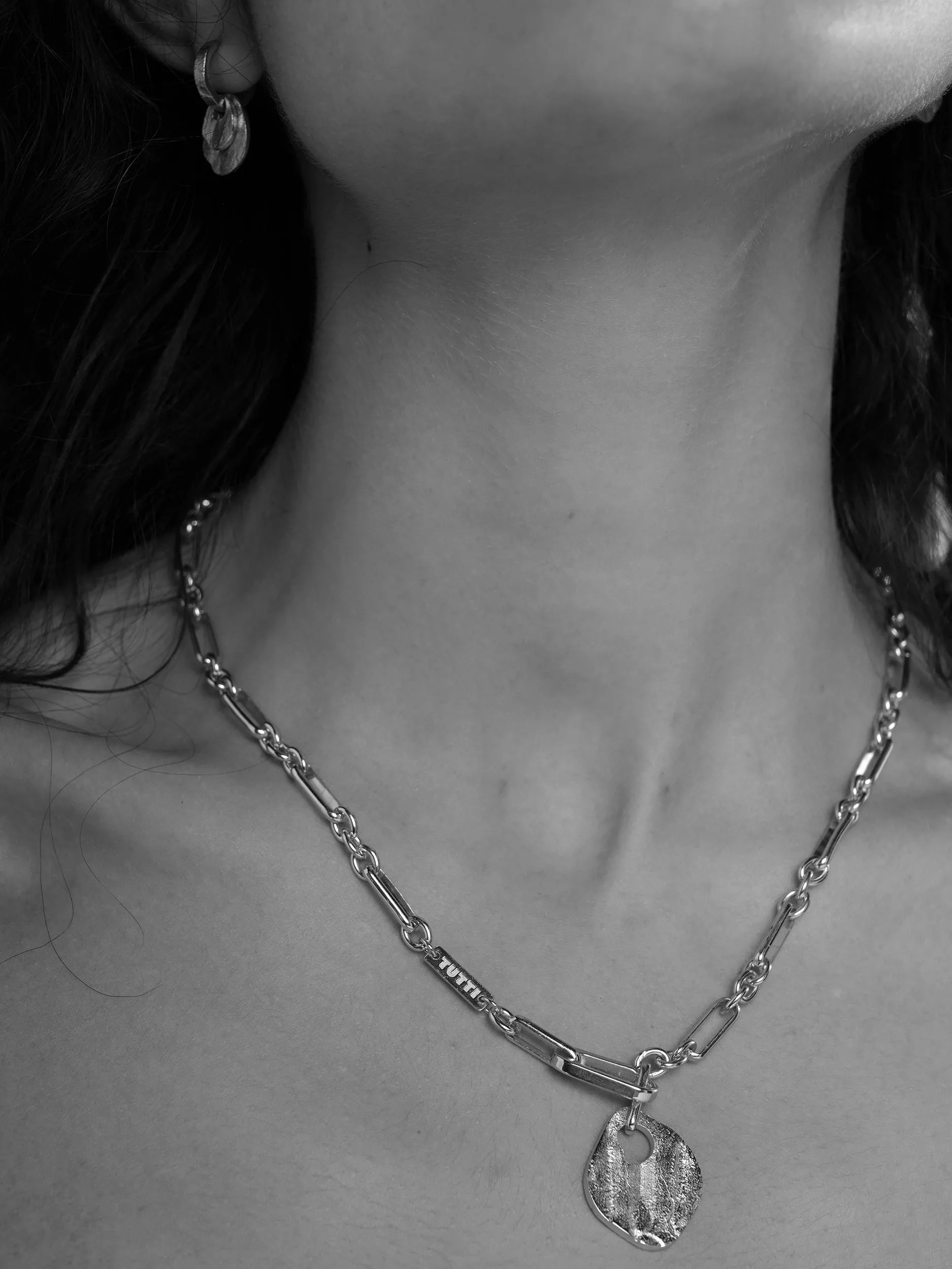 TUTTI silver disc pendant chain necklace 70cm (British brand)