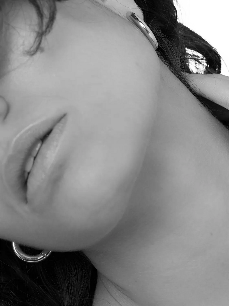 TUTTI silver hoop earrings with textured inner - British product