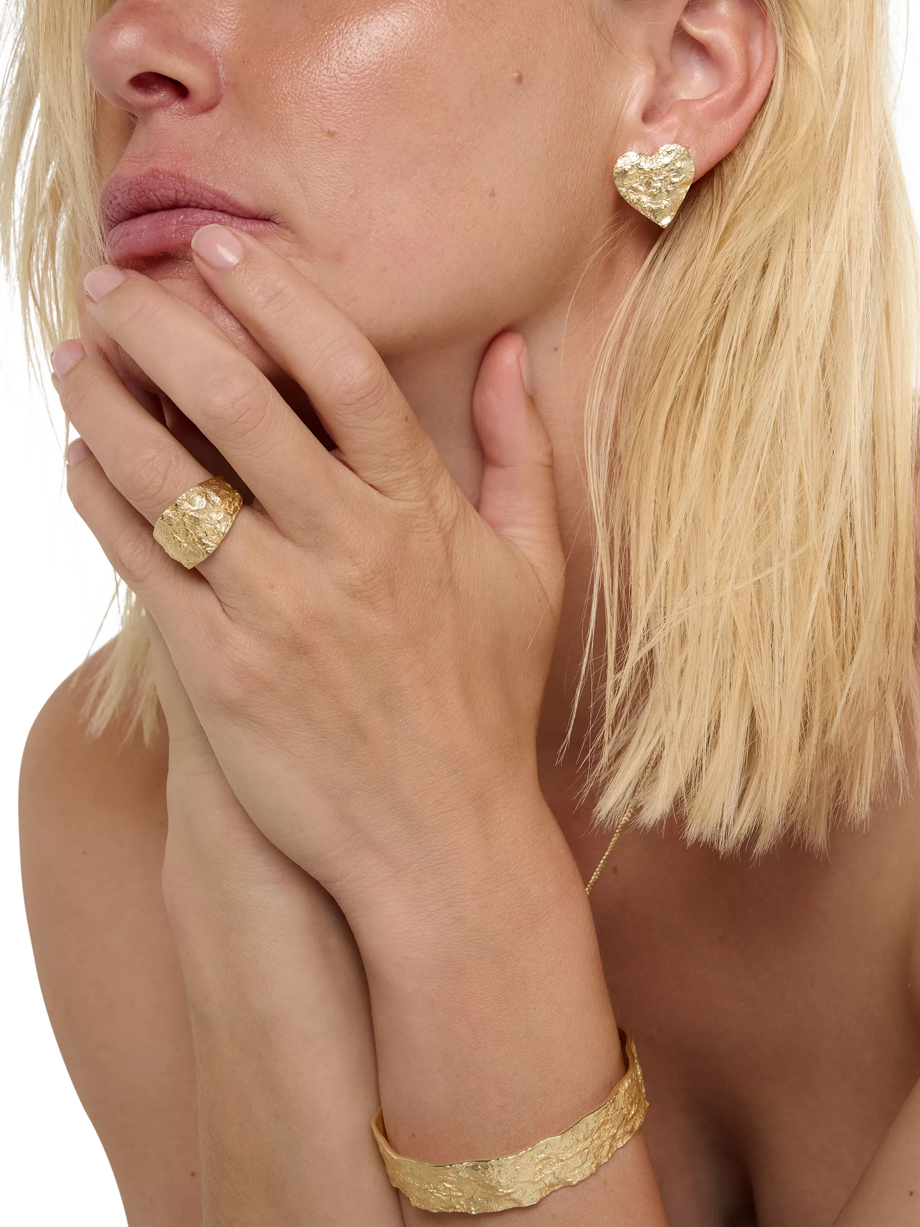 TUTTI gold plated flat heart stud earrings, UK version