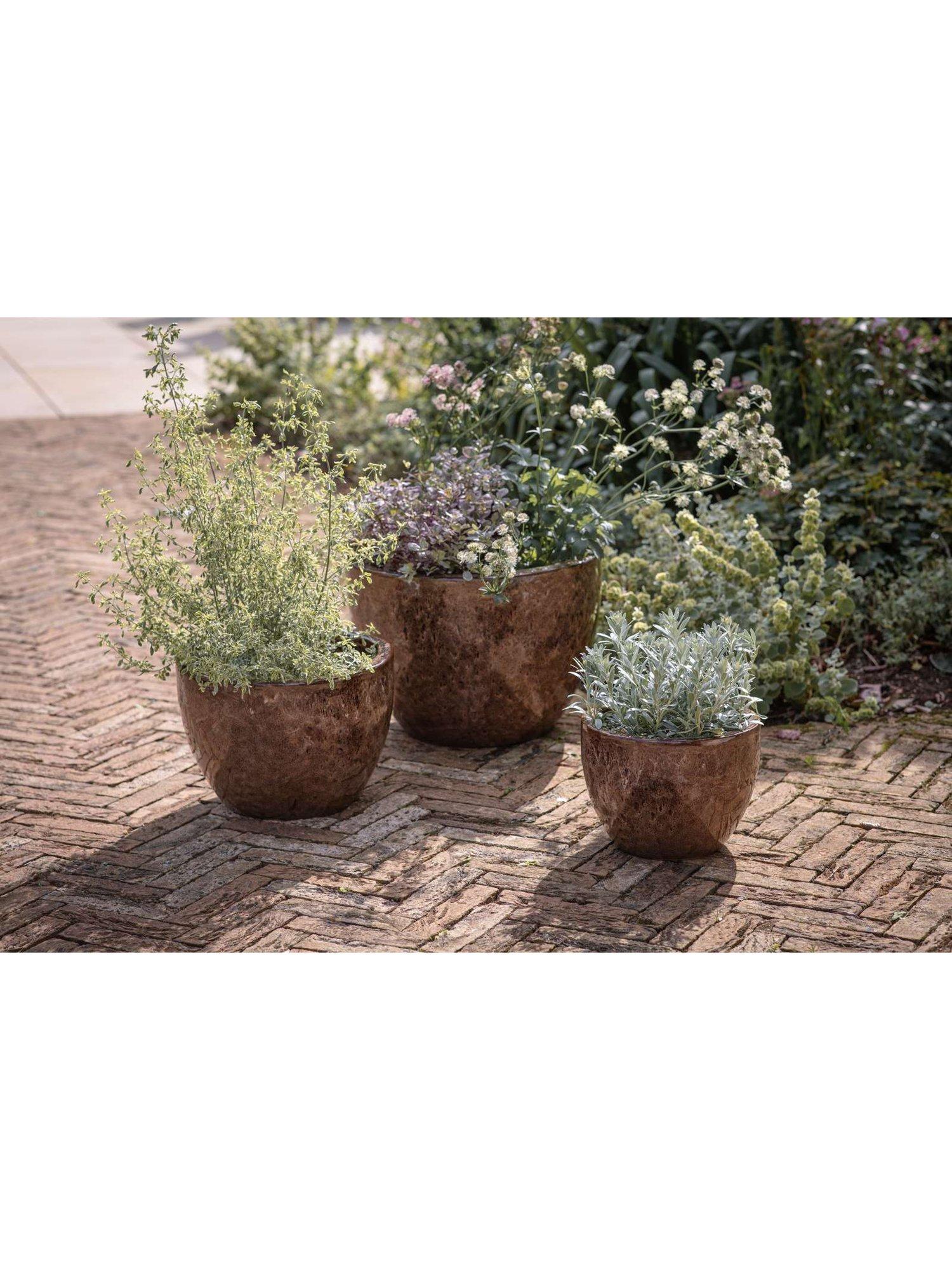 nkuku Dunai medium terracotta planter 35cm (British brand)