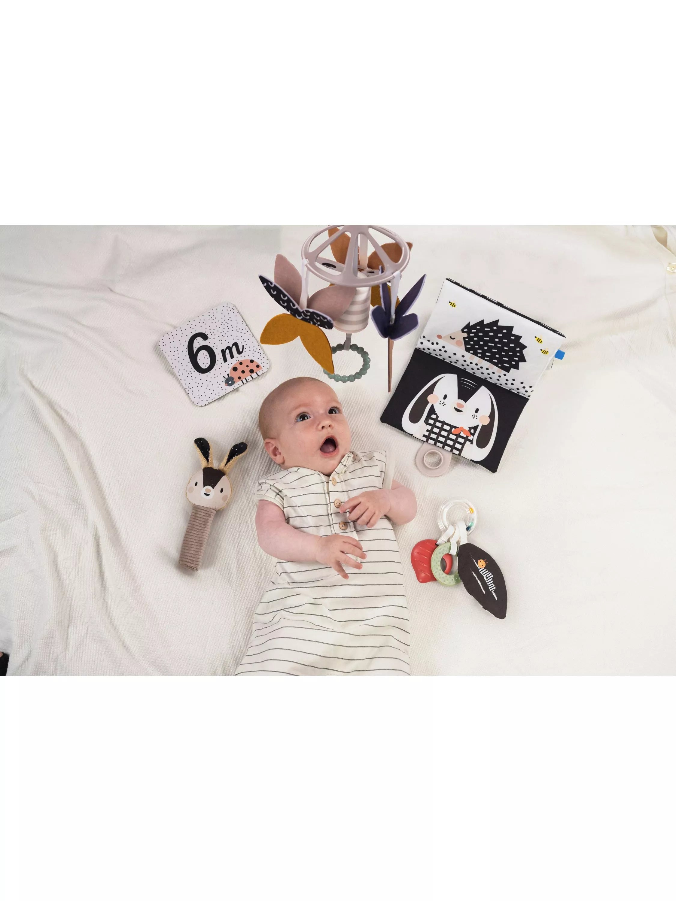 Taf Toys newborn black white kit 10 pieces - British product