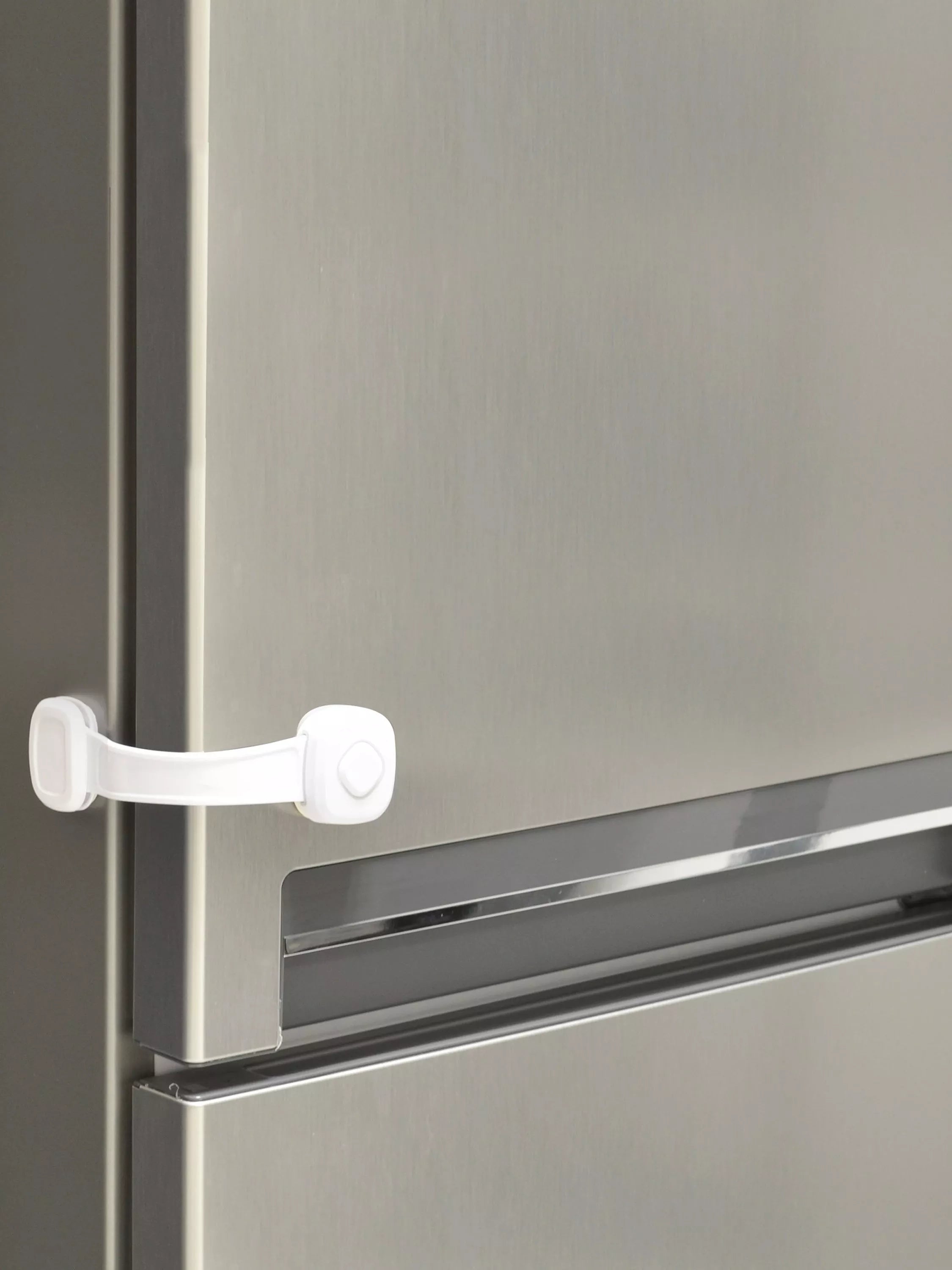 Safety 1st Outsmart multi-use lock for cabinets, imported from the UK