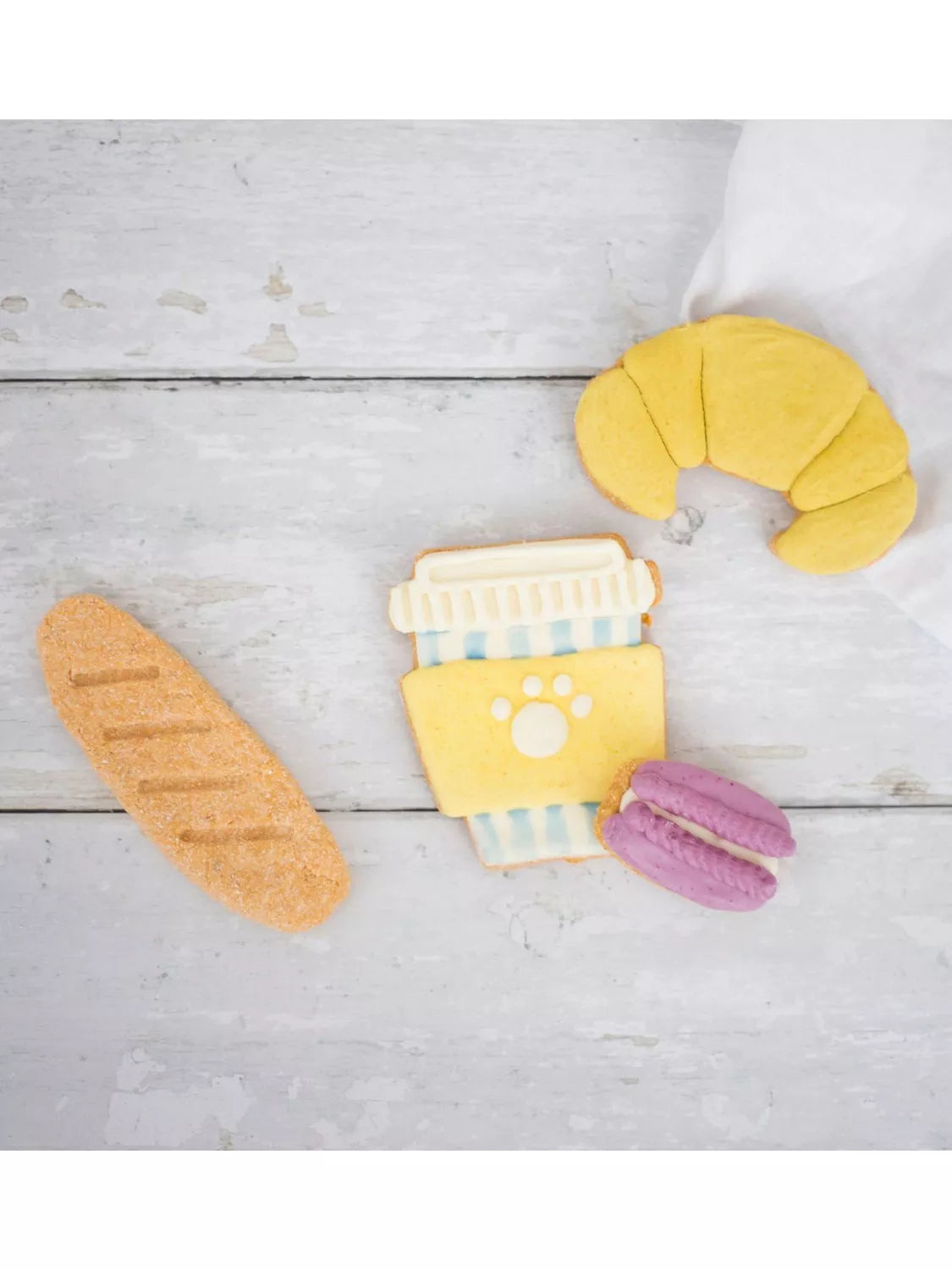 Fluff & Crumble bakery dog biscuit gift set 160g - British product