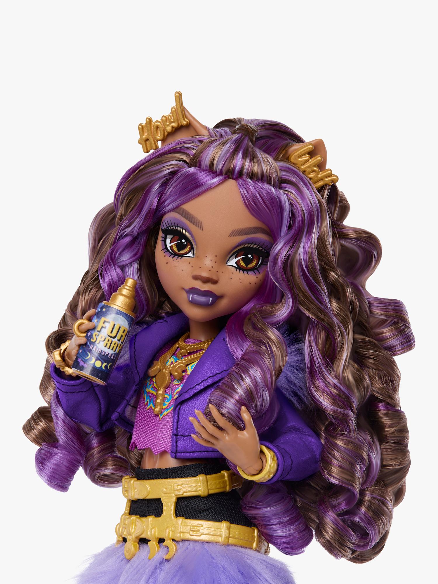 Monster High Clawdeen Wolf fashion doll with Crescent (British brand)